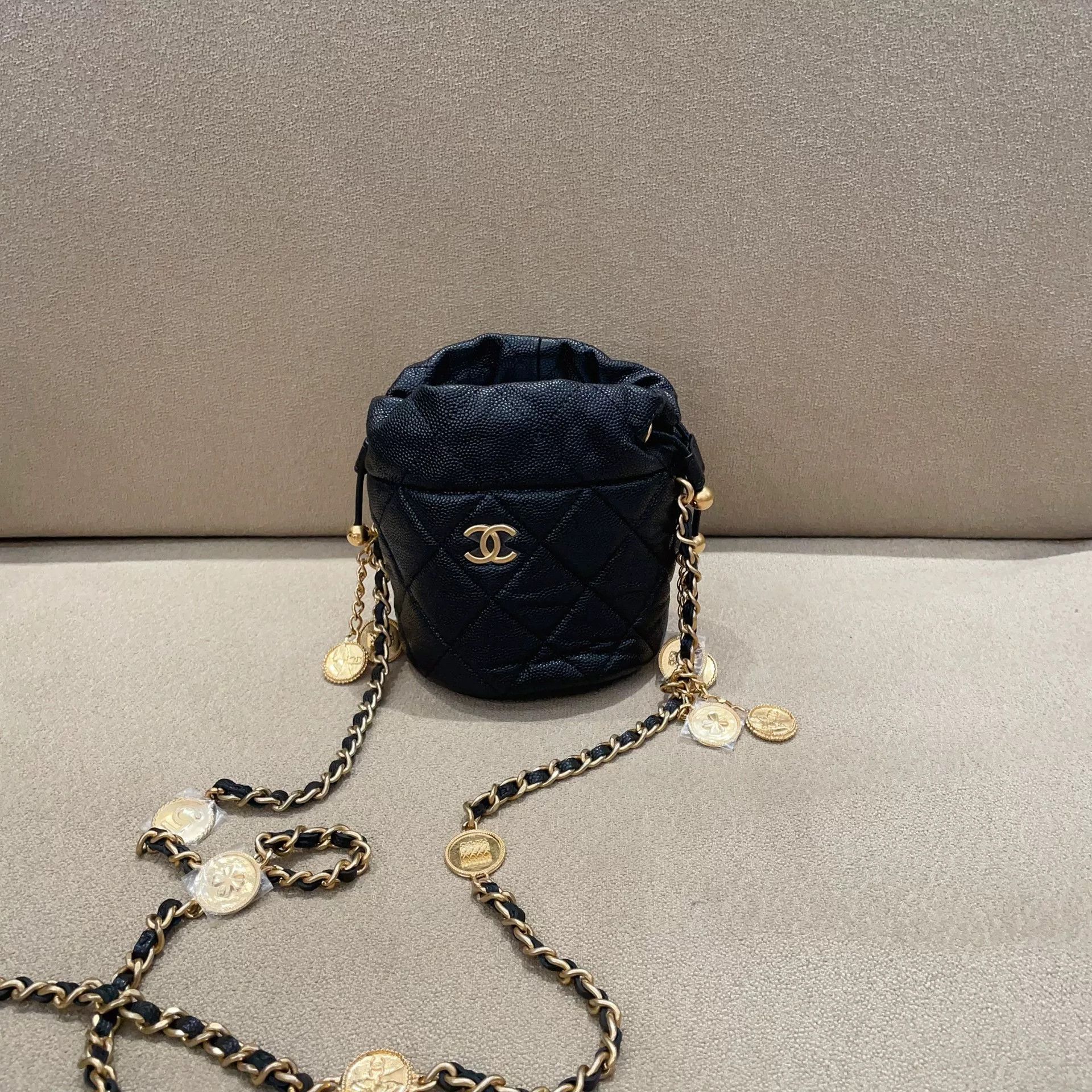 Chanel Pre-loved Bag Very good condition Size ONE SIZE - 1 Thumbnail