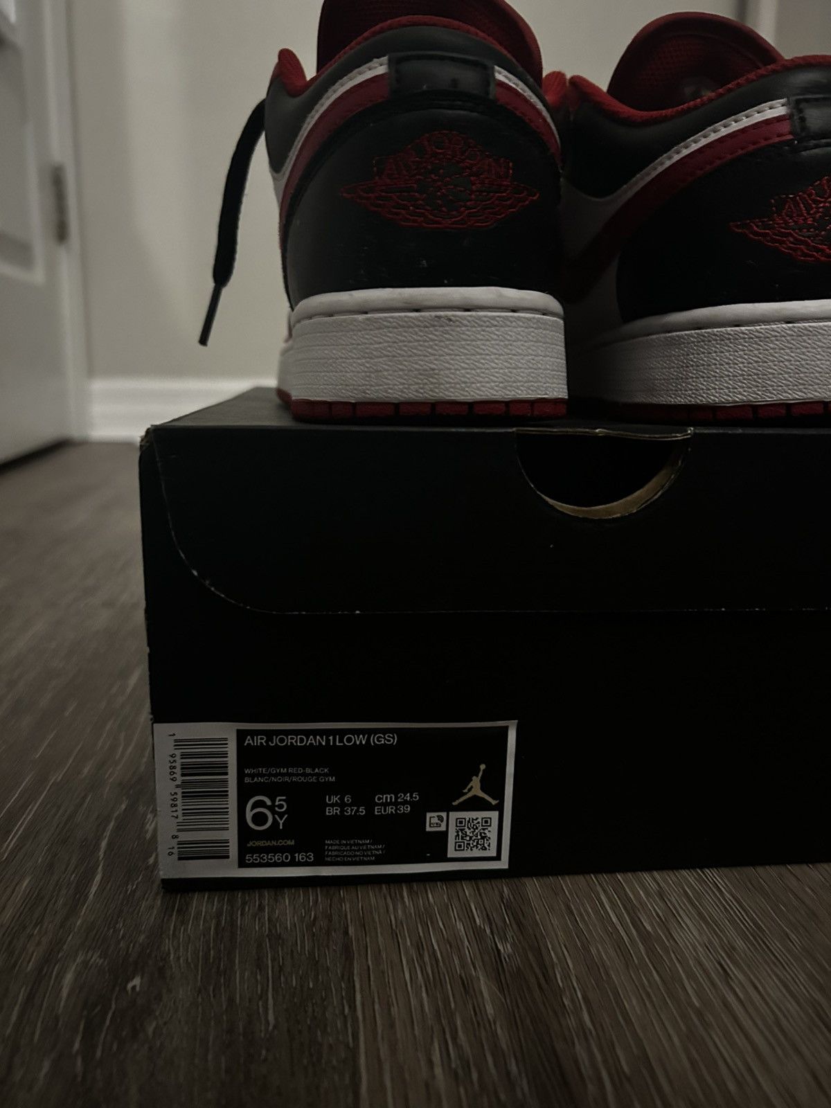 Jordan Brand jordan 1 low reverse black toe Size US 6.5 / EU 39-40 - 2 Thumbnail