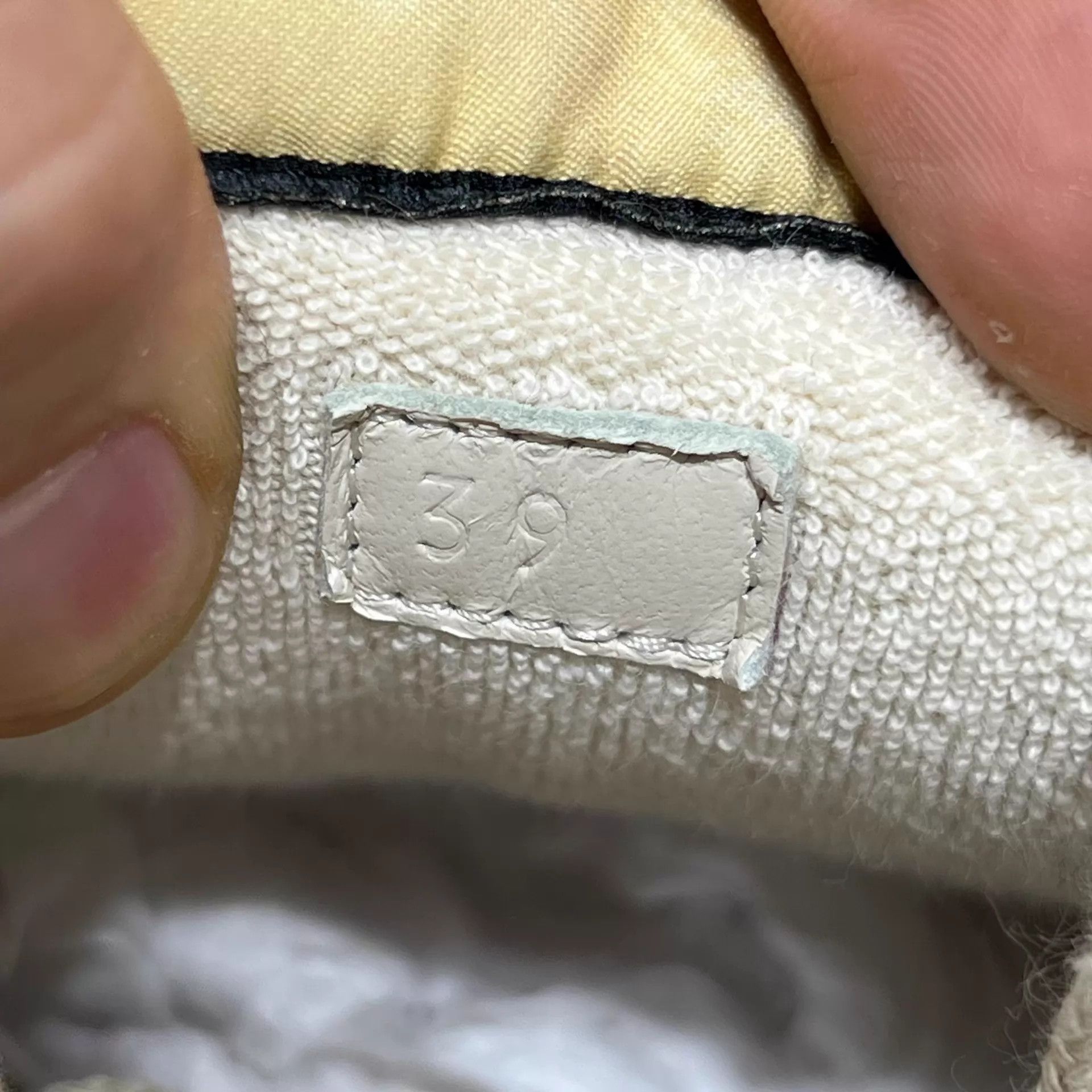 Gucci Gucci Ace Distressed GG Monogram Sneaker EU39 Size US 8.5 / IT 38.5 - 8 Thumbnail