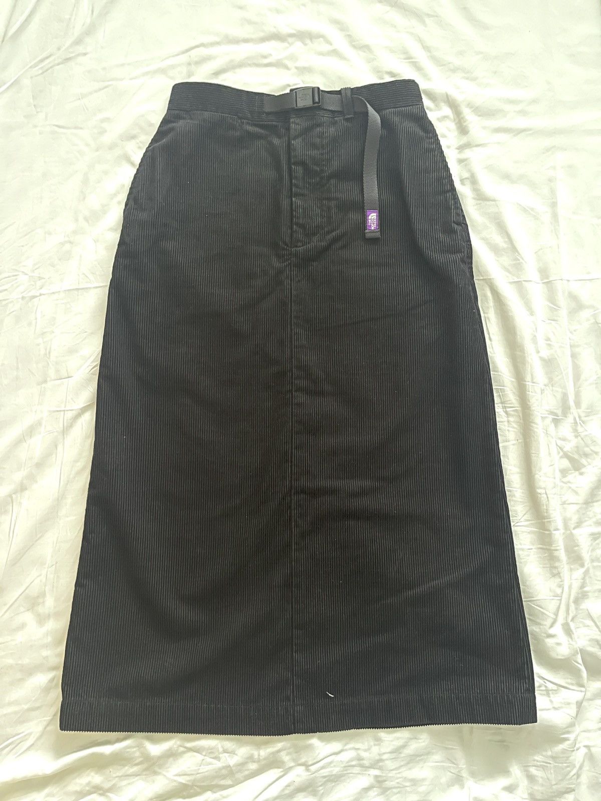 The North Face Purple Label THE NORTH FACE PURPLE LABEL MIDI CORDUROY SKIRT Size 28" / US 6 / IT 42 - 7 Thumbnail