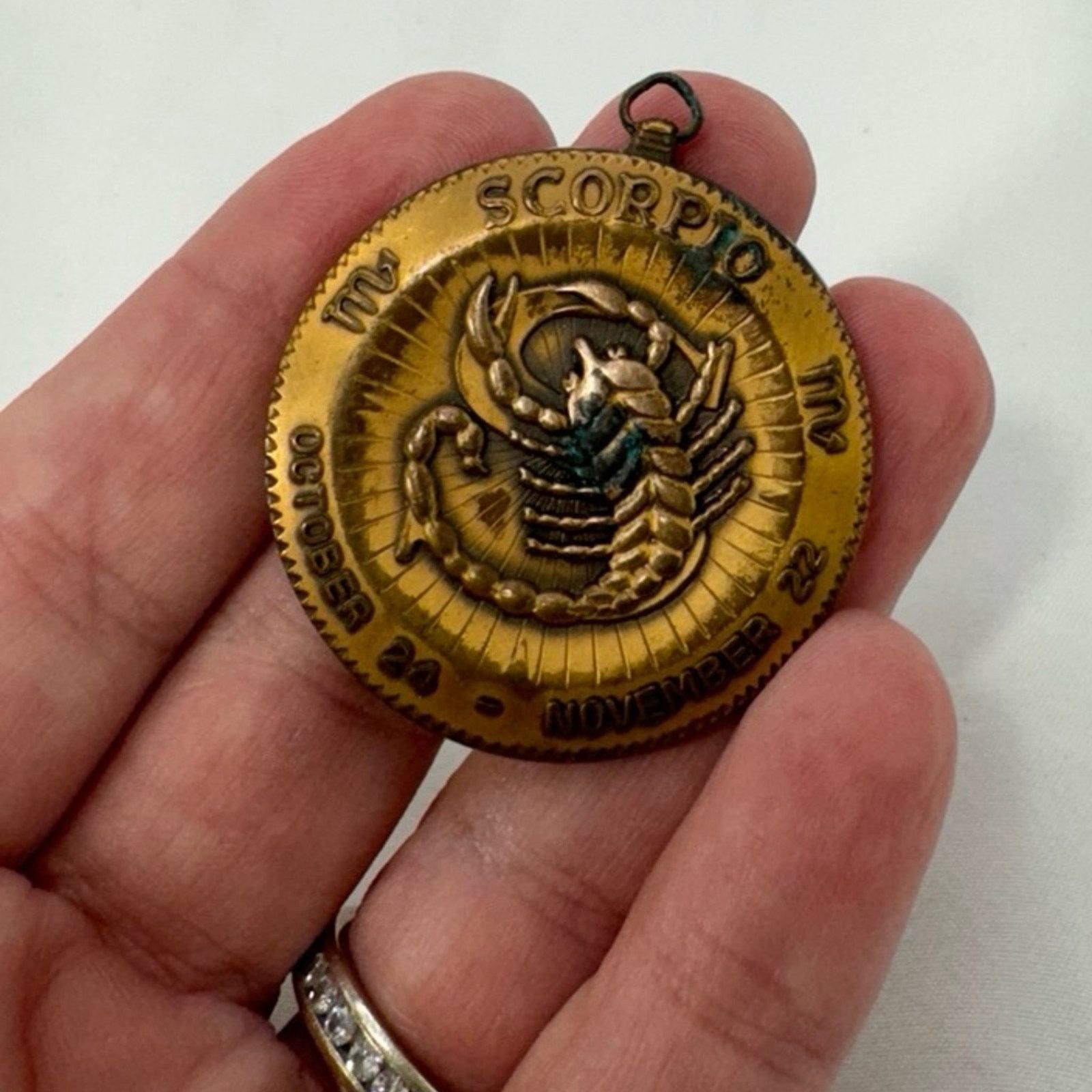 NBDN Nobrandedon VTG bronze Scorpio zodiac pendant Size ONE SIZE - 1 Thumbnail