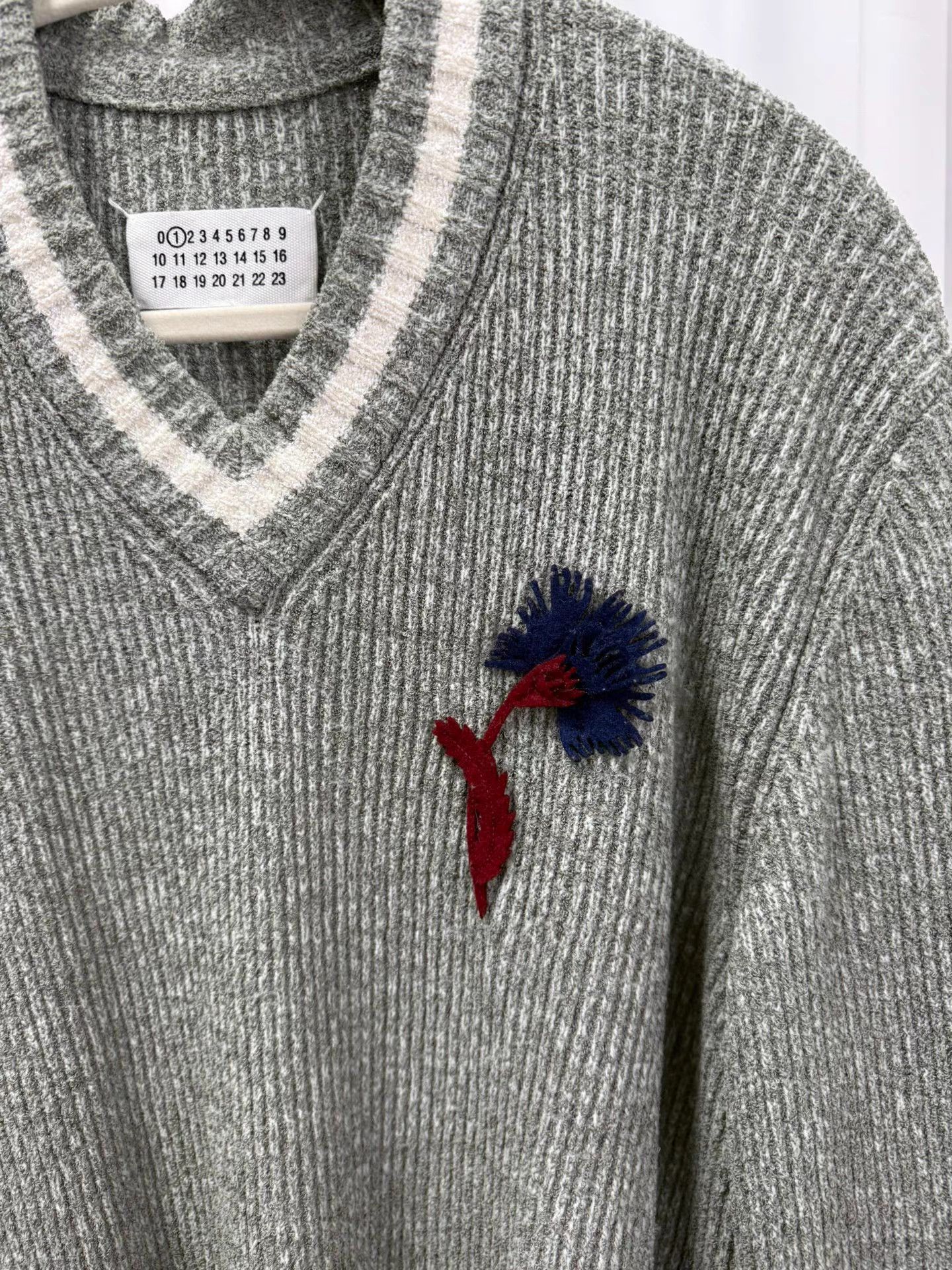 Maison Margiela Maison Margiela Handmade Patchwork V-Neck Sweater K20 Size US S / EU 44-46 / 1 - 2 Thumbnail