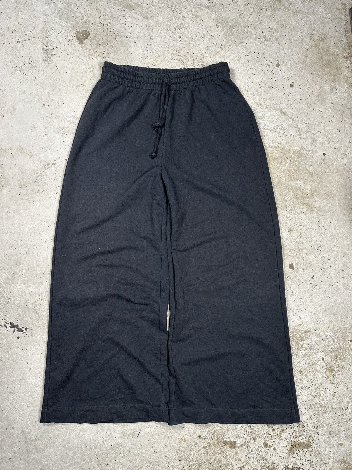 Japanese Brand × Vintage Vintage Y2K ULTRA BAGGY Black Sweatpants Wide Legs Loose Size US 34 / EU 50 - 1 Thumbnail