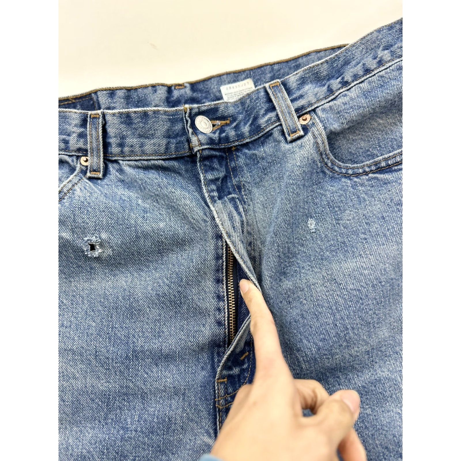 Levi's VINTAGE Levis 505 Jeans Mens 36 x 30 Blue Distressed Straight 38 x 30 Tagged 30 Inseam 36 Waist Mens Size US 36 / EU 52 - 6 Thumbnail
