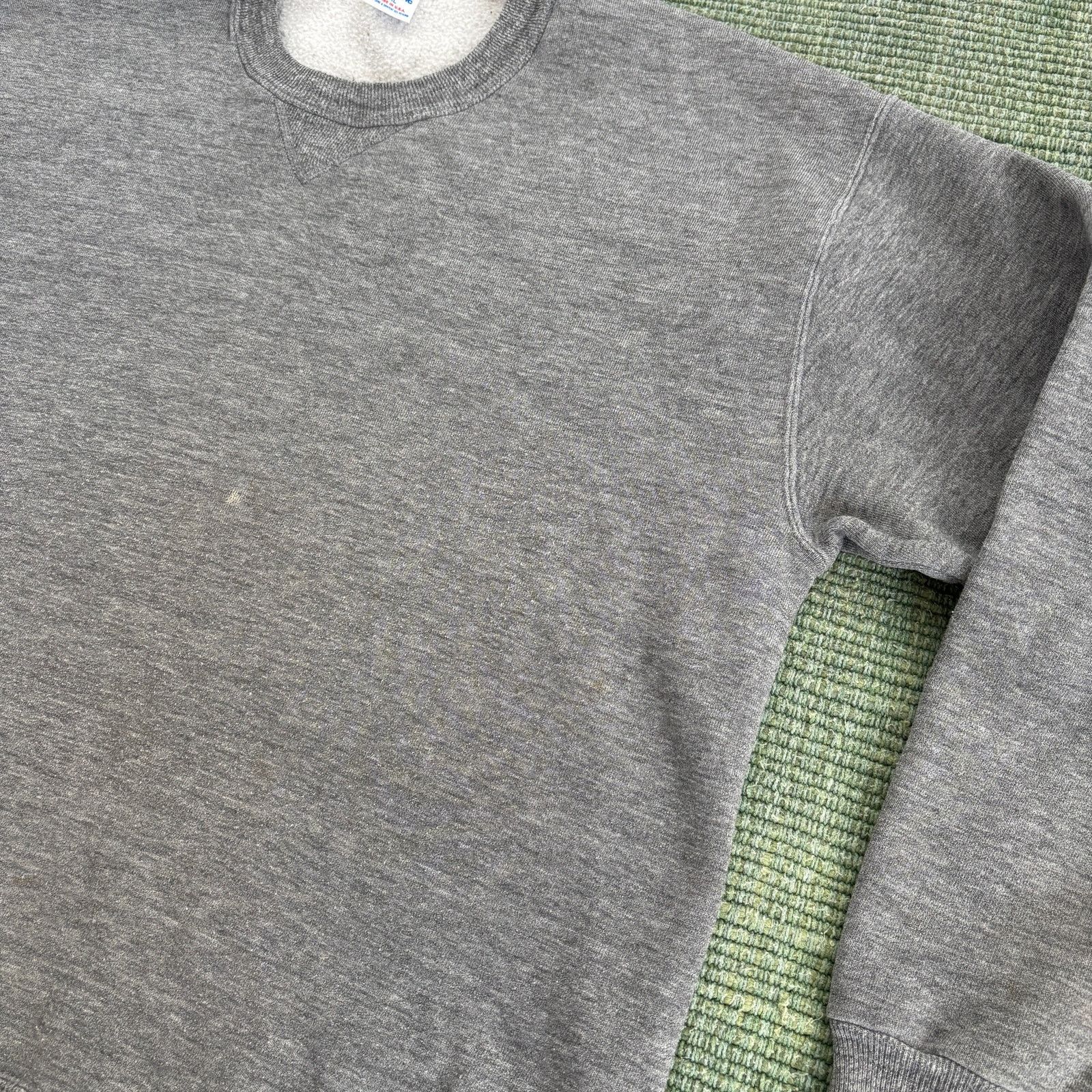 Russell Athletic × Vintage Vintage 1990s Gray Russell Athletic Blank Sweatshirt Size XL Size US XL / EU 56 / 4 - 7 Thumbnail