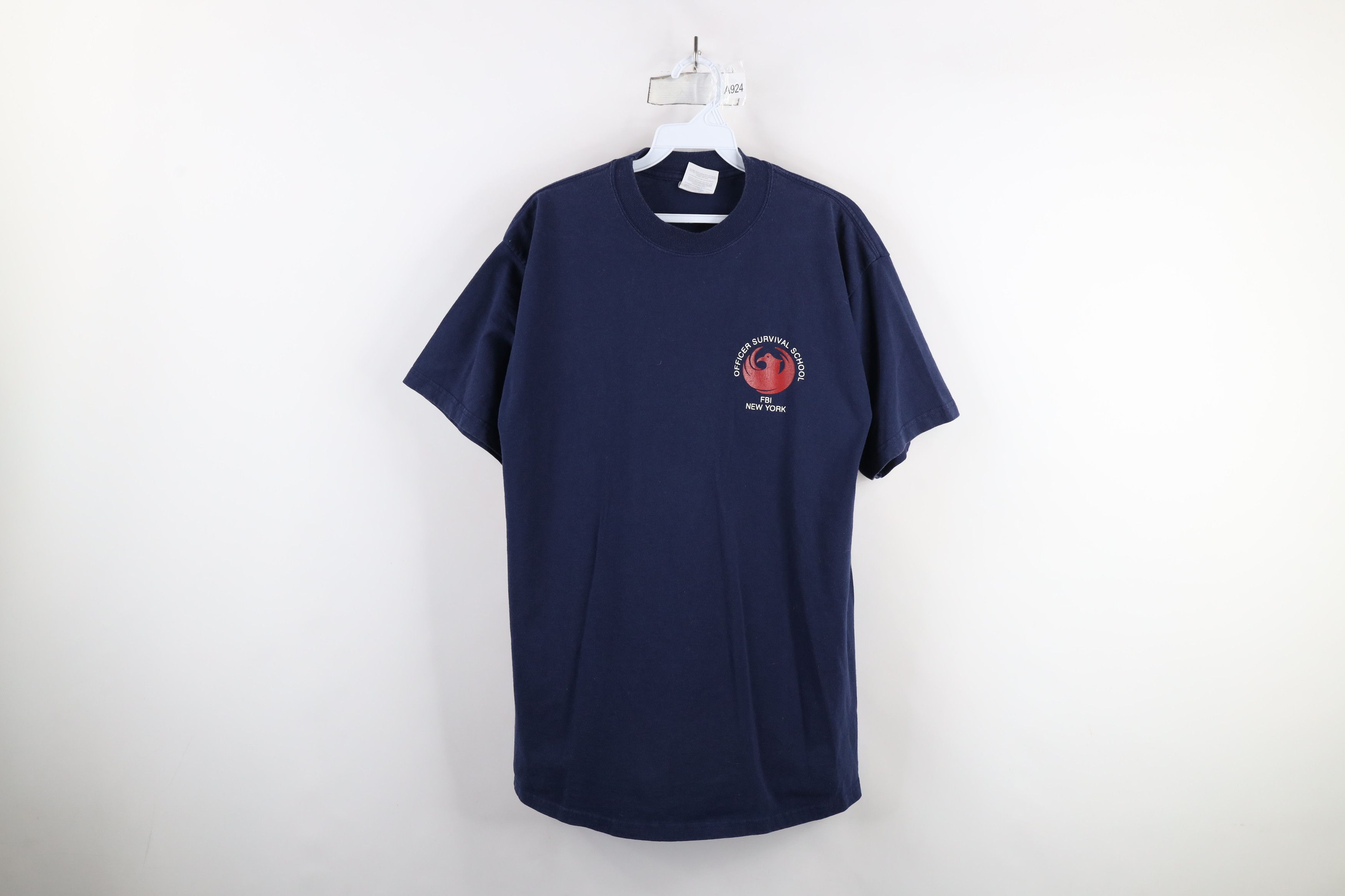 Vintage Vintage 90s Officer Survival School FBI New York T-Shirt Size US L / EU 52-54 / 3 - 1 Thumbnail