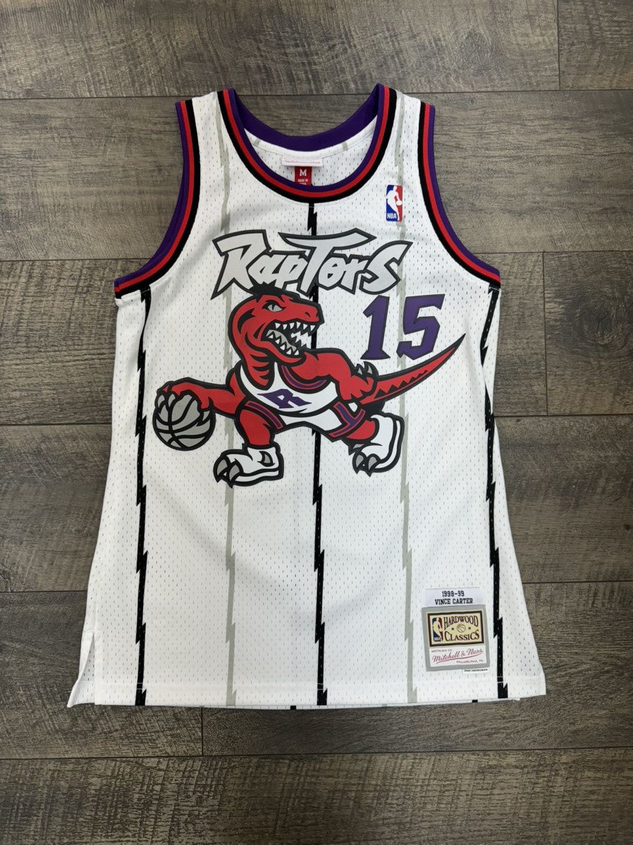 image of Mitchell Ness x NBA Raptors Vince Carter 98-99 Throwback Jersey in White, Men's (Size Medium)