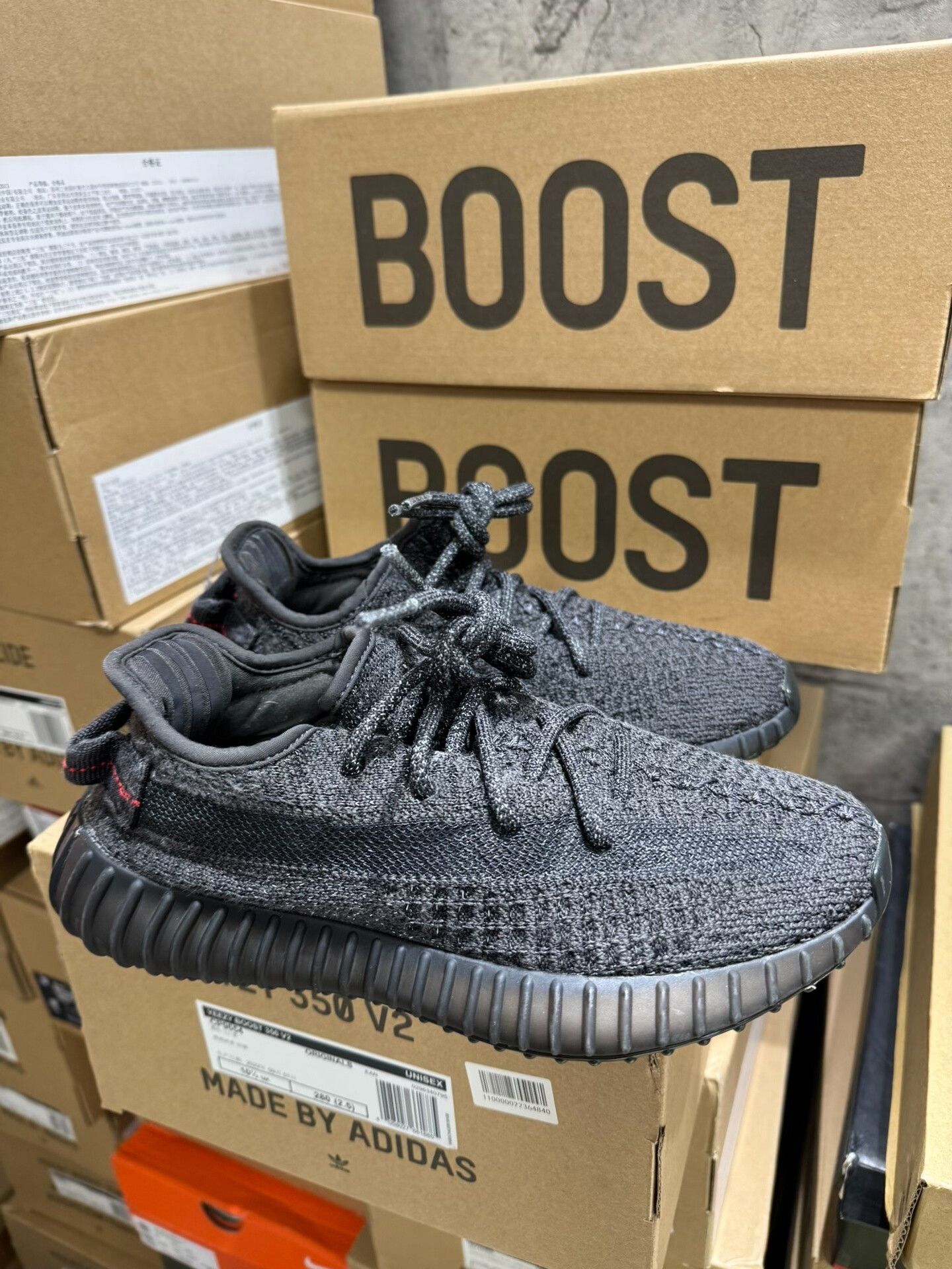 Yeezy Yeezy Black Lowtop Sneakers 36 Men Size US 5 / EU 37 - 1 Thumbnail