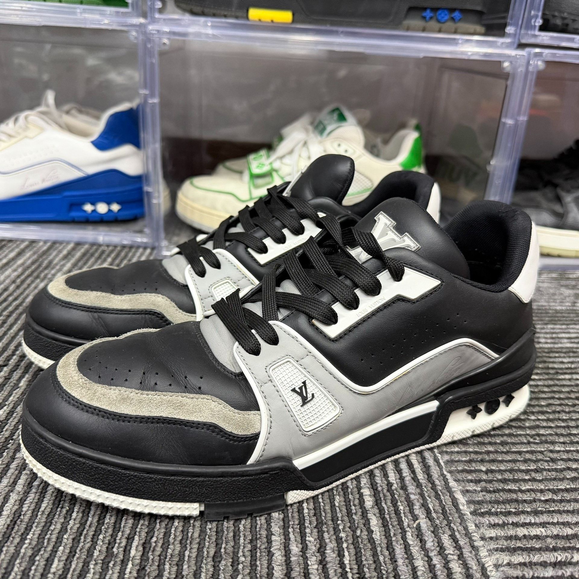 Louis Vuitton Louis Vuitton Training Gray Lowtop Sneakers 9 Men Size US 9 / EU 42 - 1 Thumbnail