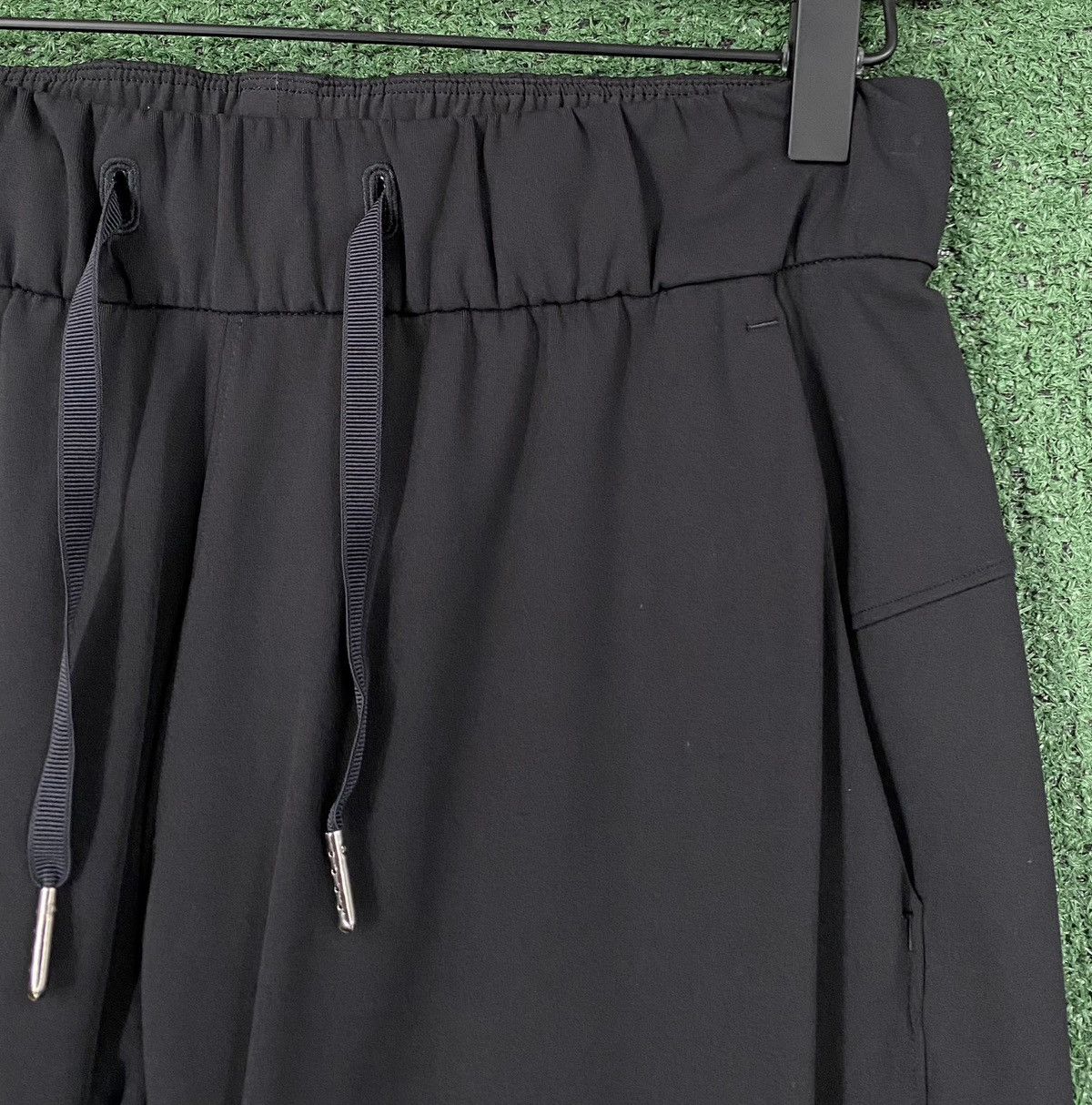 Lululemon Lululemon On The Fly Black Jogger Pants Womens Size 4 Size 27" / US 4 / IT 40 - 3 Thumbnail