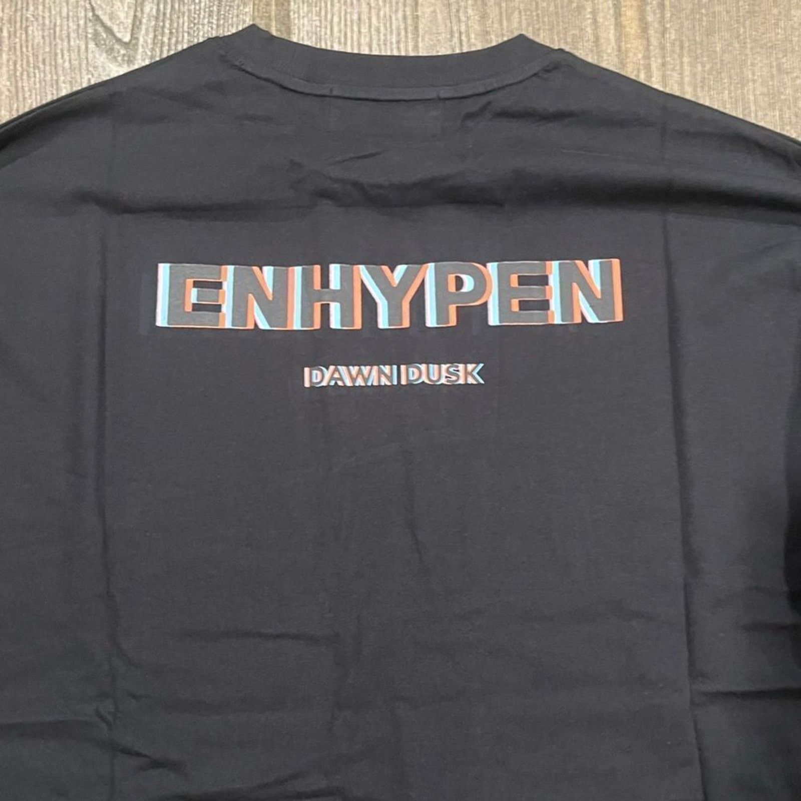 Vintage NWT Enhypen Band Dawn Dusk Black Long Sleeve T-Shirt Size L Size US L / EU 52-54 / 3 - 10 Thumbnail