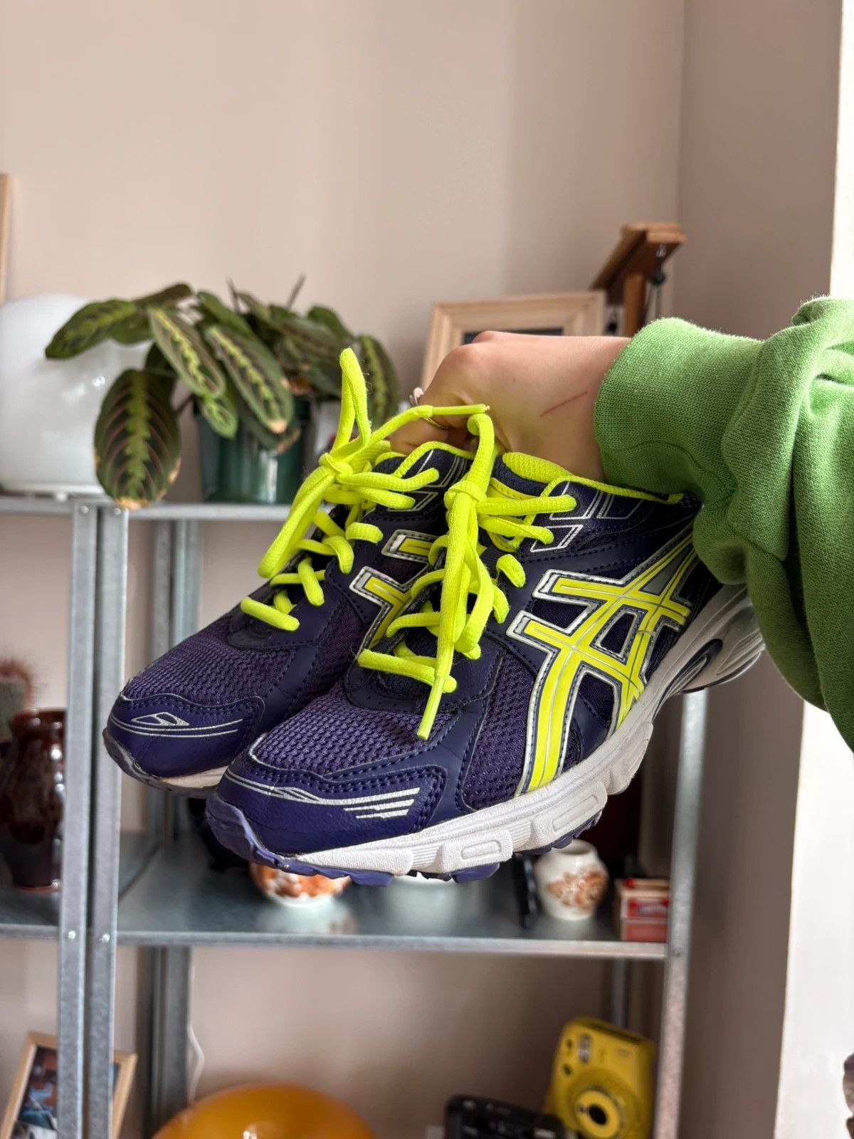 Asics Asics Gel Galaxy 7 Vintage Streetwear Sport Retro Sneakers Size US 5 / EU 37 - 5 Thumbnail