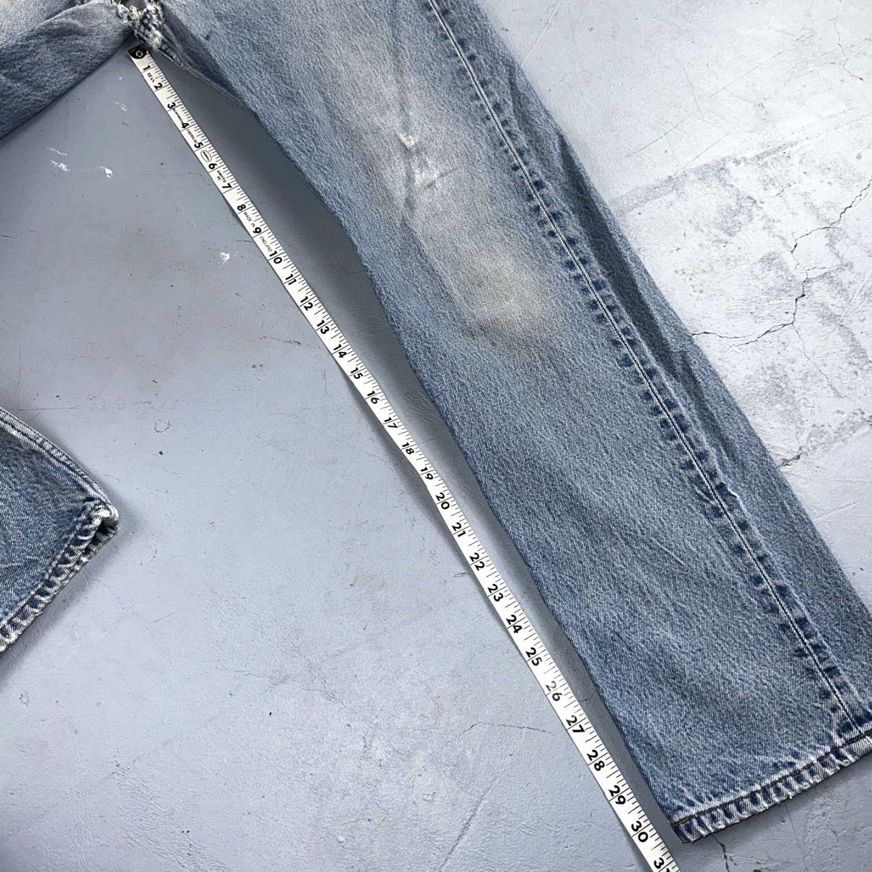 Levi's VINTAGE Levi's 501 Jeans Men 34x36 90s Light Wash Straight Denim Cotton Blue 501 Series Relaxed Classic MENS Size US 34 / EU 50 - 6 Thumbnail