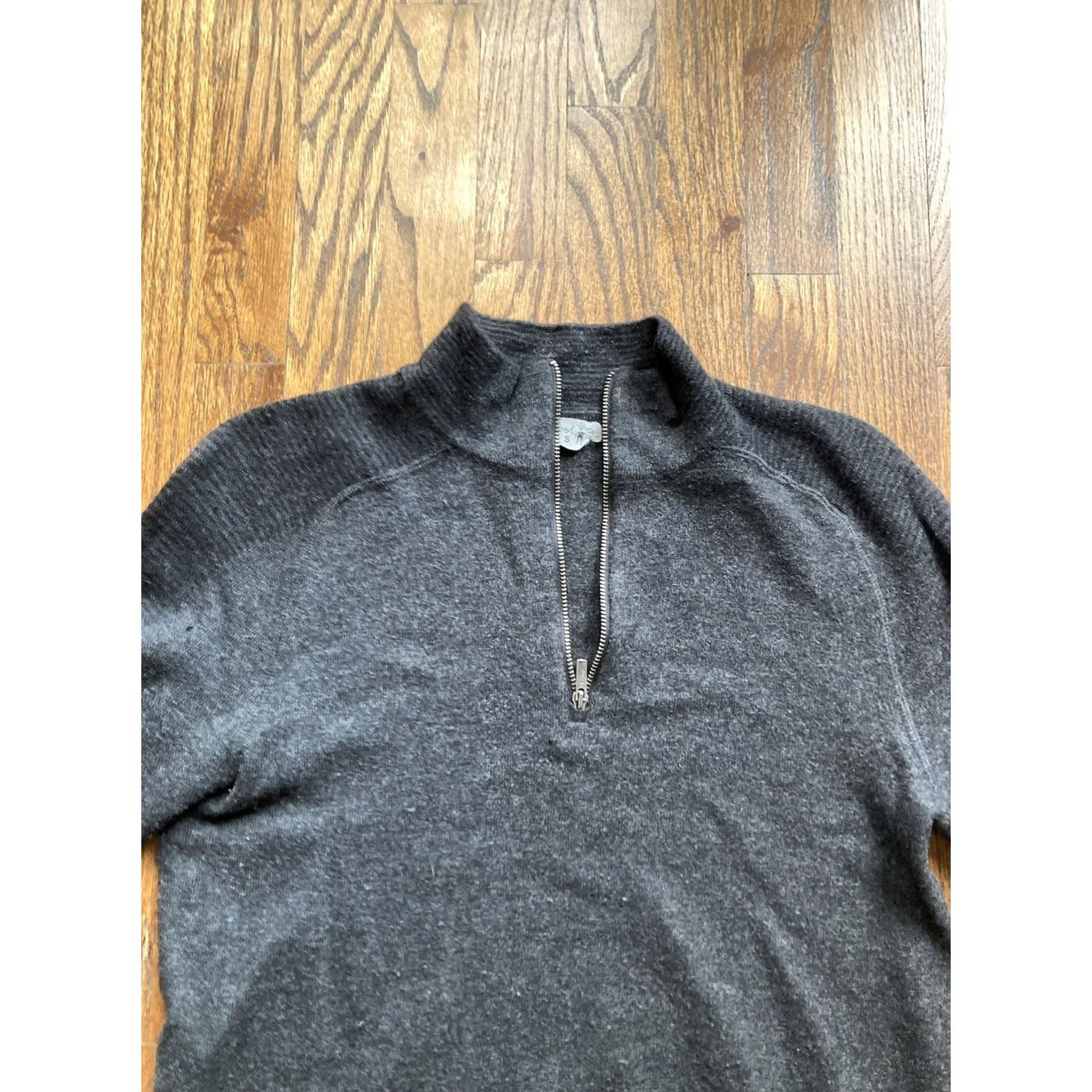 Smartwool Smartwool Sweater Women Size S 100% Merino Wool 1/4 Zip Pullover Dark Gray Knit Mock Neck Zipper Logo Lightweight Breathable Casual Travel Cancer Size S / US 4 / IT 40 - 4 Thumbnail
