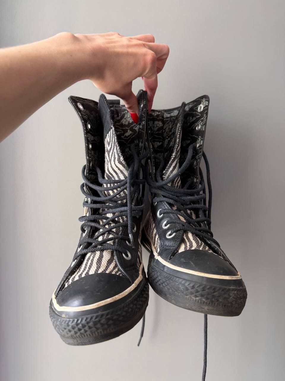 Converse Zebra Print Hi Top Converse Pocket Y2K Size US 6 / EU 39 - 13 Thumbnail