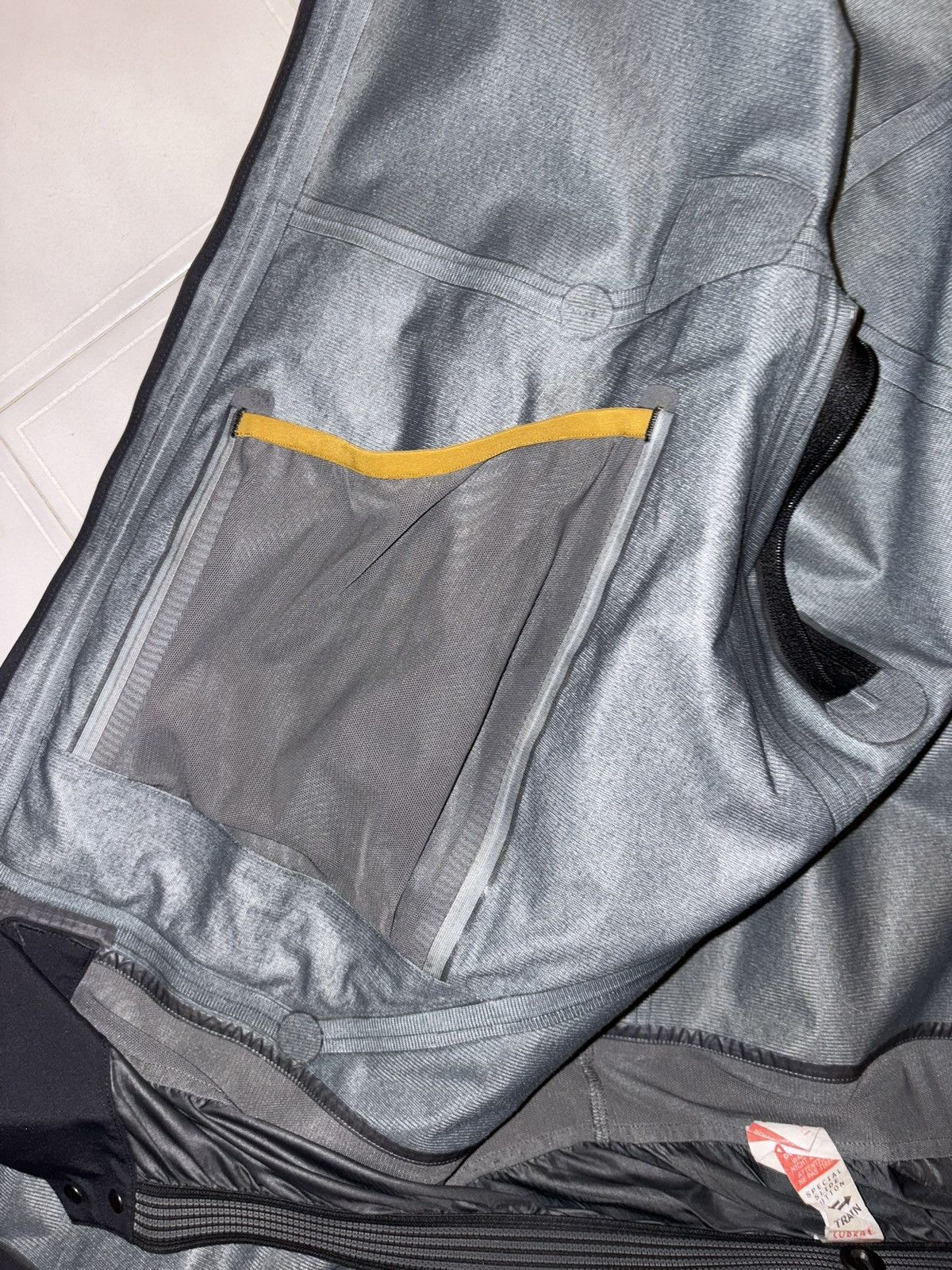 Arc'teryx Arc’teryx Saber AR 24k Gold Jacket Size US L / EU 52-54 / 3 - 6 Thumbnail