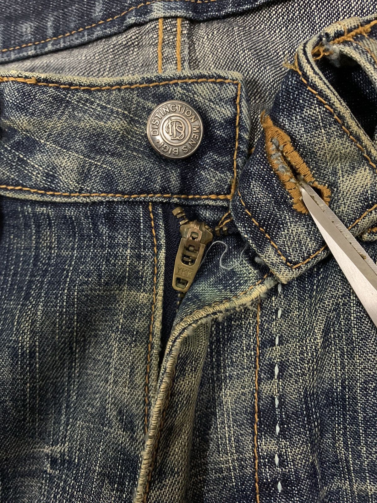 Japanese Brand Vintage Distinction Stitched Mud Wash Loose Fit Grunge Jeans Size US 30 / EU 46 - 4 Thumbnail