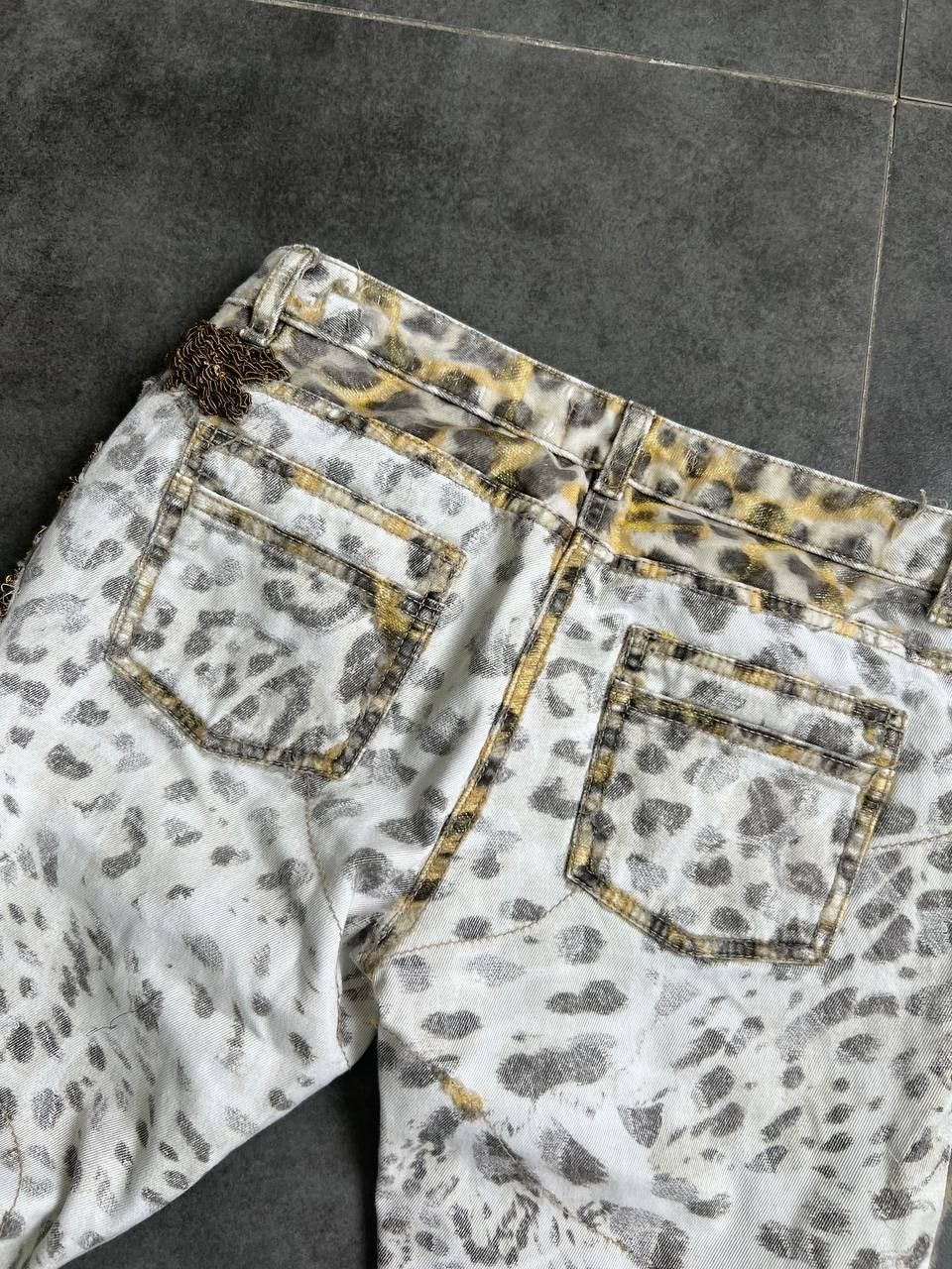 Roberto Cavalli Roberto Cavalli Leopard Print Vintage Jeans Size 28" / US 6 / IT 42 - 12 Thumbnail