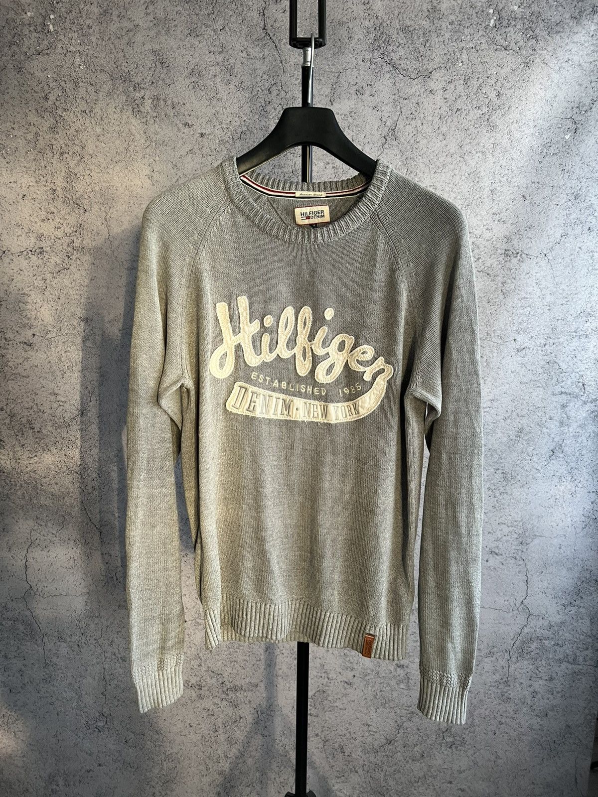 Tommy Hilfiger Vintage Tommy Hilfiger Knit Sweater Embroidered Logo Y2K Size US M / EU 48-50 / 2 - 1 Thumbnail