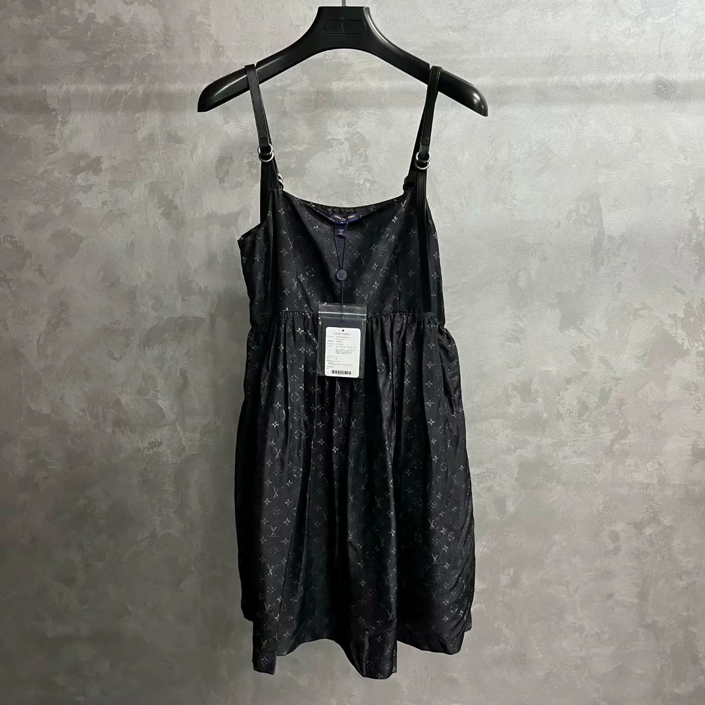 Louis Vuitton Louis Vuitton Leather Black Dress 36 Women Size S / US 4 / IT 40 - 1 Thumbnail