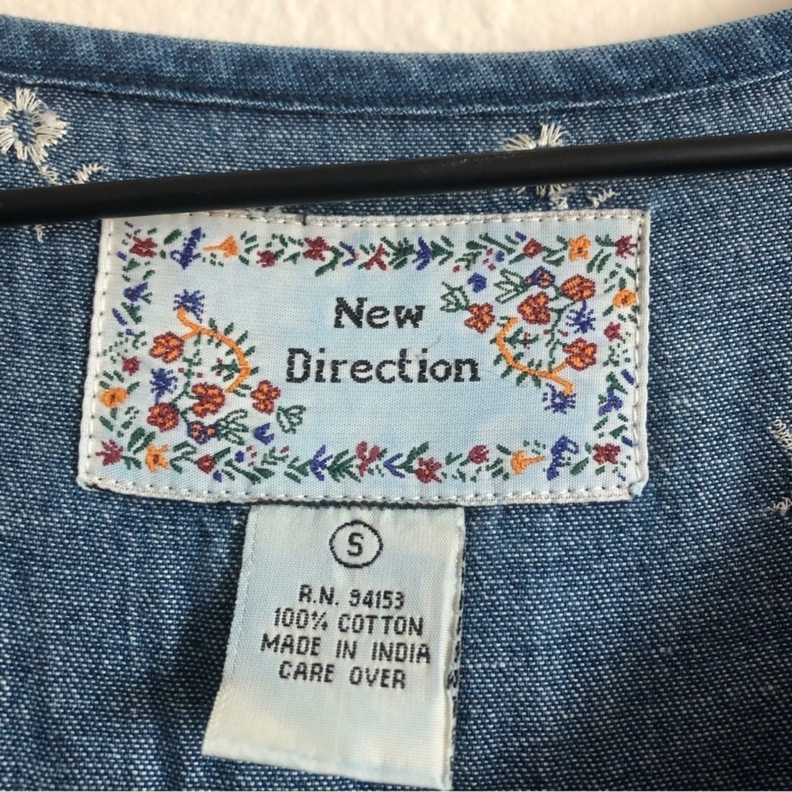 Other New Direction Blue Denim Floral Embroidered Jumpsuit Romper Size 27" / US 4 / IT 40 - 2 Thumbnail