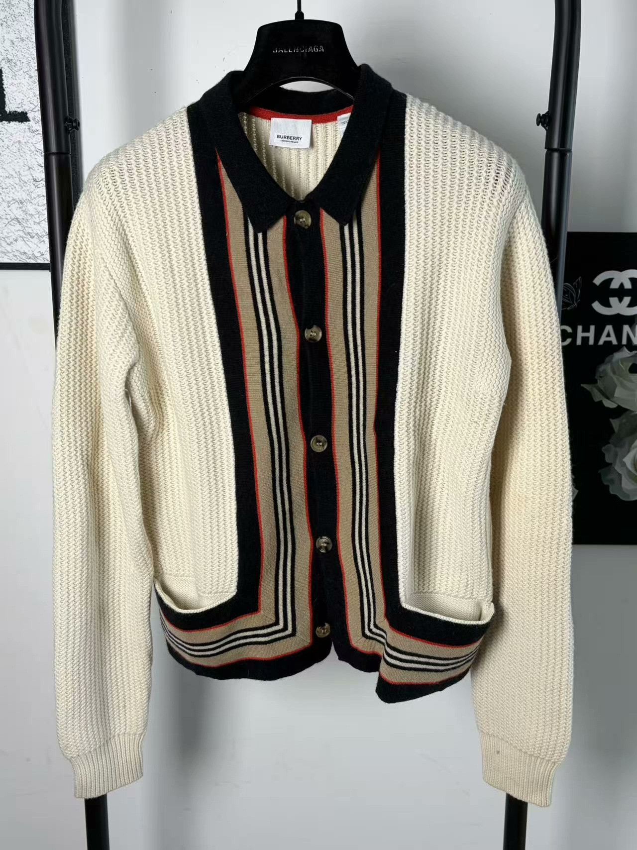 Burberry Burberry Knit Wool White Sweater M Women Size M / US 6-8 / IT 42-44 - 1 Thumbnail