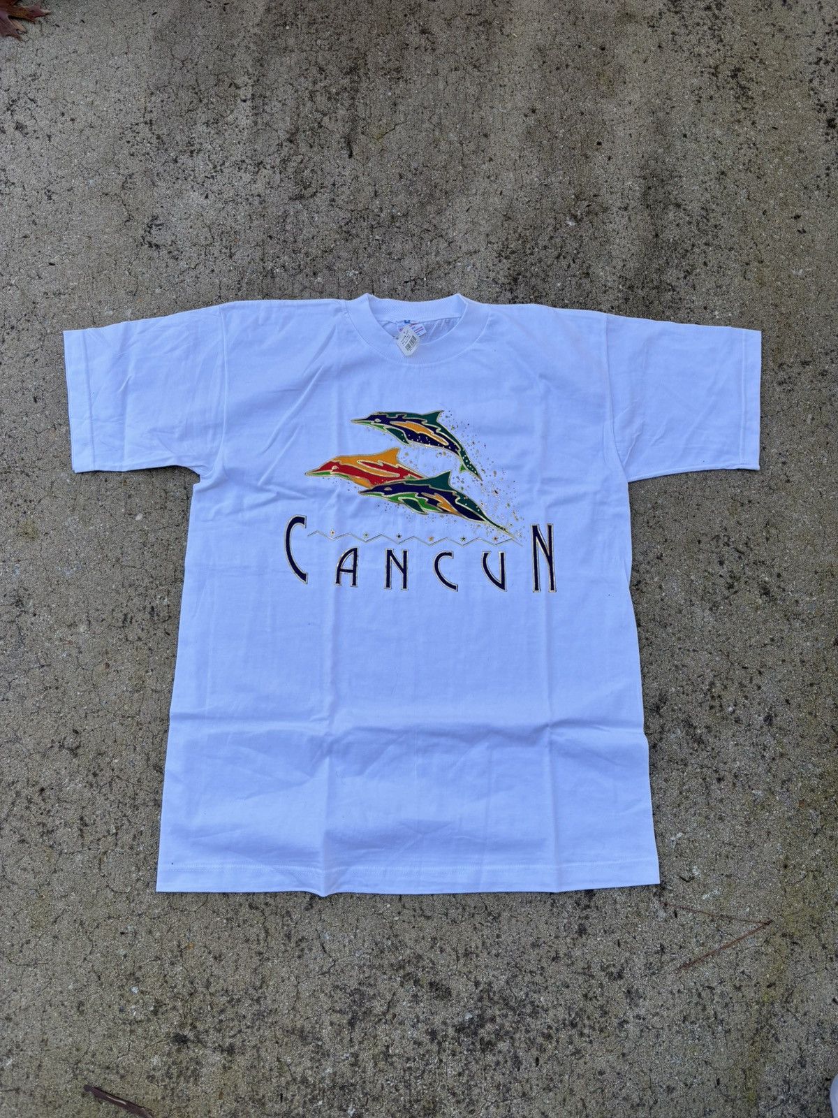 Vintage Vintage Cancun Dolphin T Shirt Size US L / EU 52-54 / 3 - 1 Thumbnail