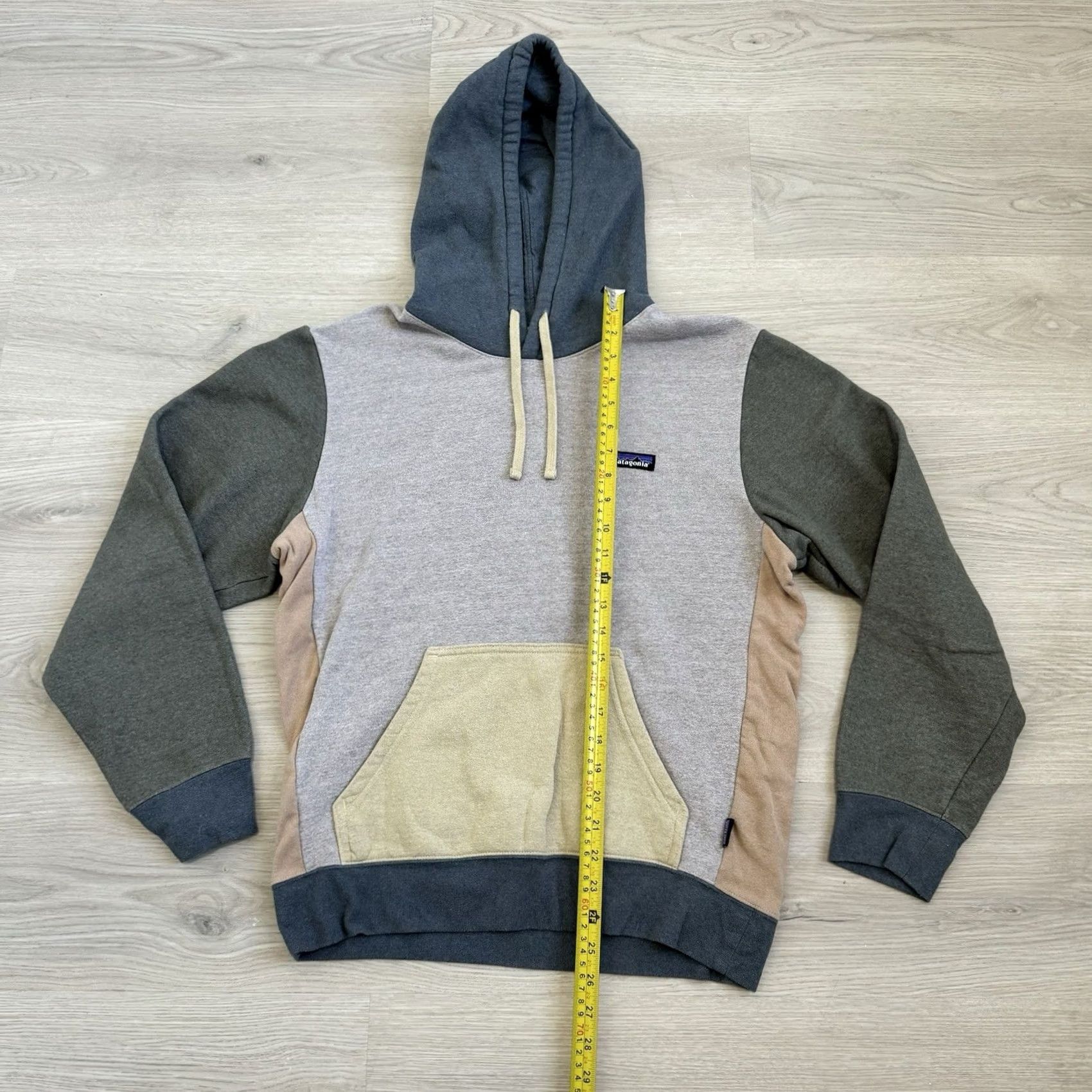 Patagonia Patagonia Hoodie Mens Pullover Hooded Fleece Logo P-6 Label Uprisal Gray Size S Coat Sweatshirt Patchwork Crew Neck Outdoor Fall Winter STY39621 Size US S / EU 44-46 / 1 - 3 Thumbnail