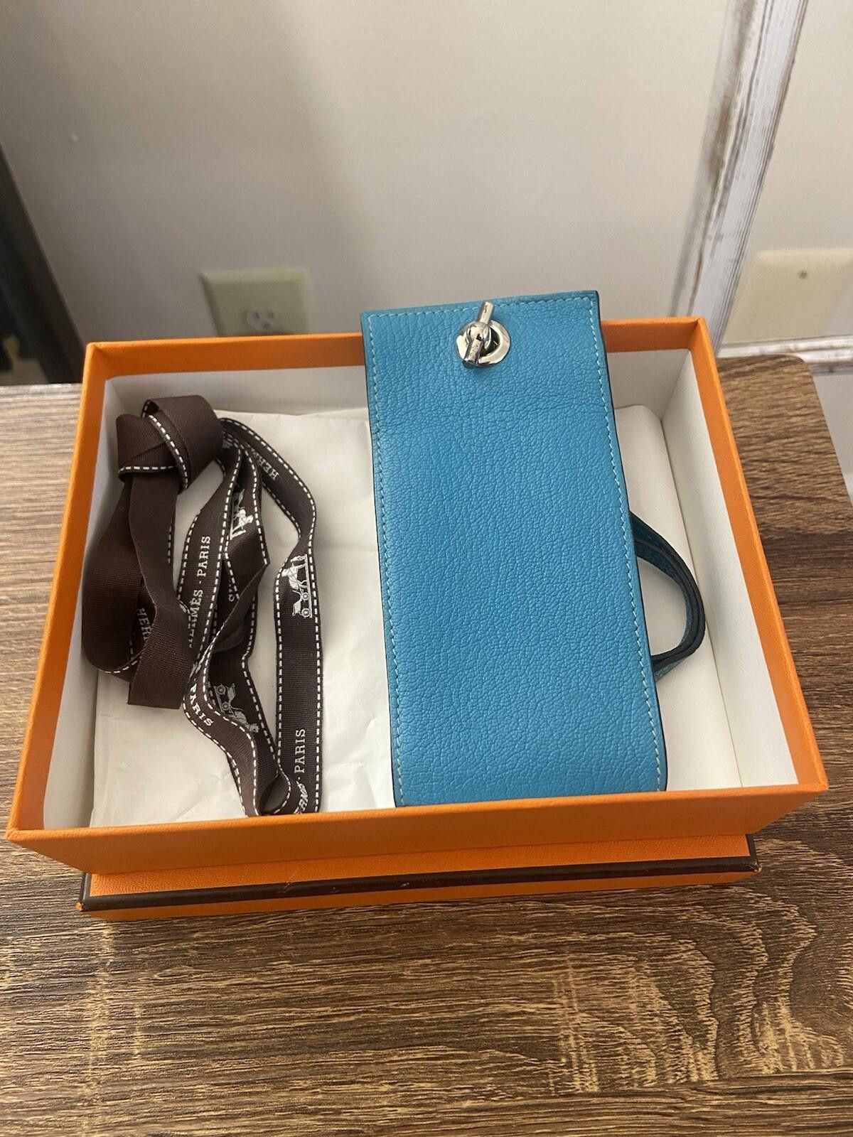 Hermes Hermes Vespa cerulean blue leather cigarette case, strap/box Size ONE SIZE - 1 Thumbnail