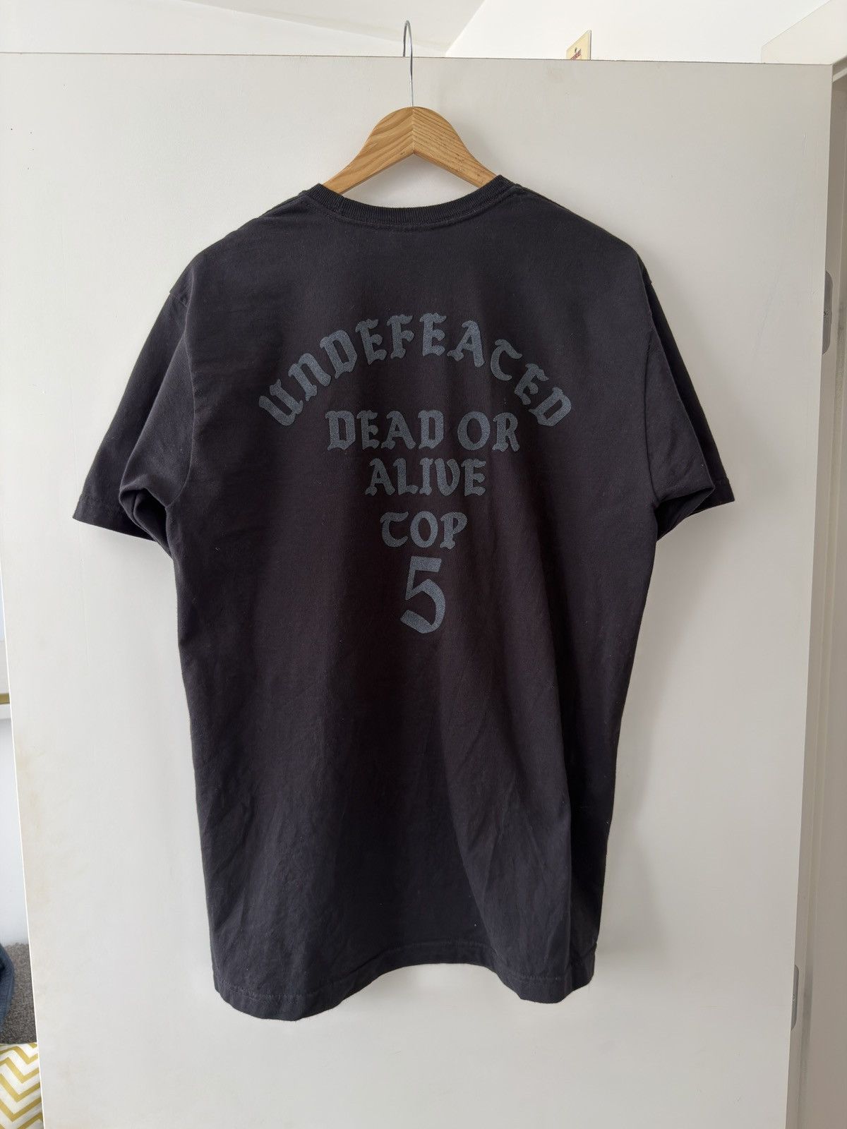 Undefeated Undefeated "It's Lonely Up Here" Tee Size US L / EU 52-54 / 3 - 3 Thumbnail