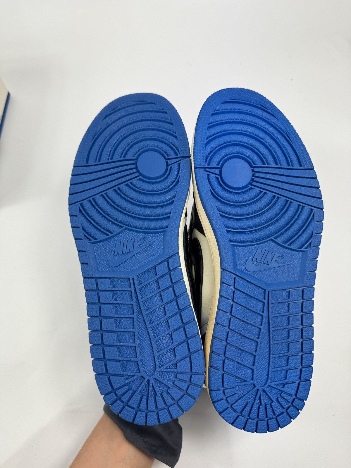 Nike × Travis Scott JORDAN 1 RETRO LOW FRAGMENT X TRAVIS SCOTT SNEAKERS Size US 8 / EU 41 - 6 Thumbnail