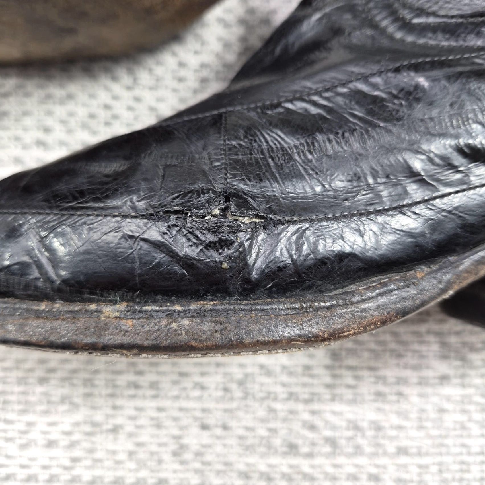 Justin Boots VINTAGE not applicable; proceed with rearranged title from original: Justin Western Cowboy Boots Mens 10.5 2E Black Leather Pointed Toe Size US 11 / EU 44 - 7 Thumbnail