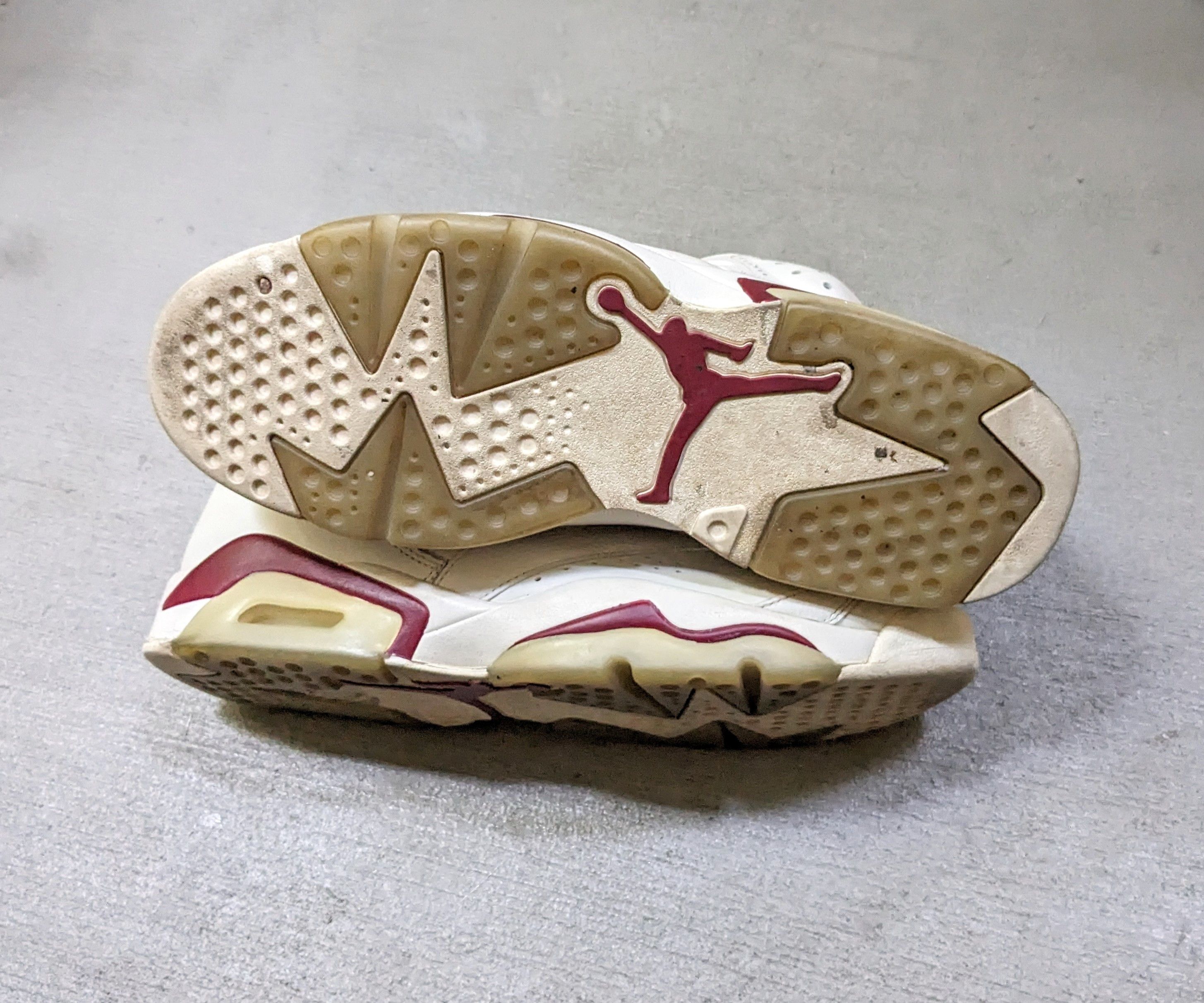 Jordan Brand × Nike Nike Air Retro Jordan 6 Maroon Size 10.5 2015 384664-116 Size US 10.5 / EU 43-44 - 16 Thumbnail