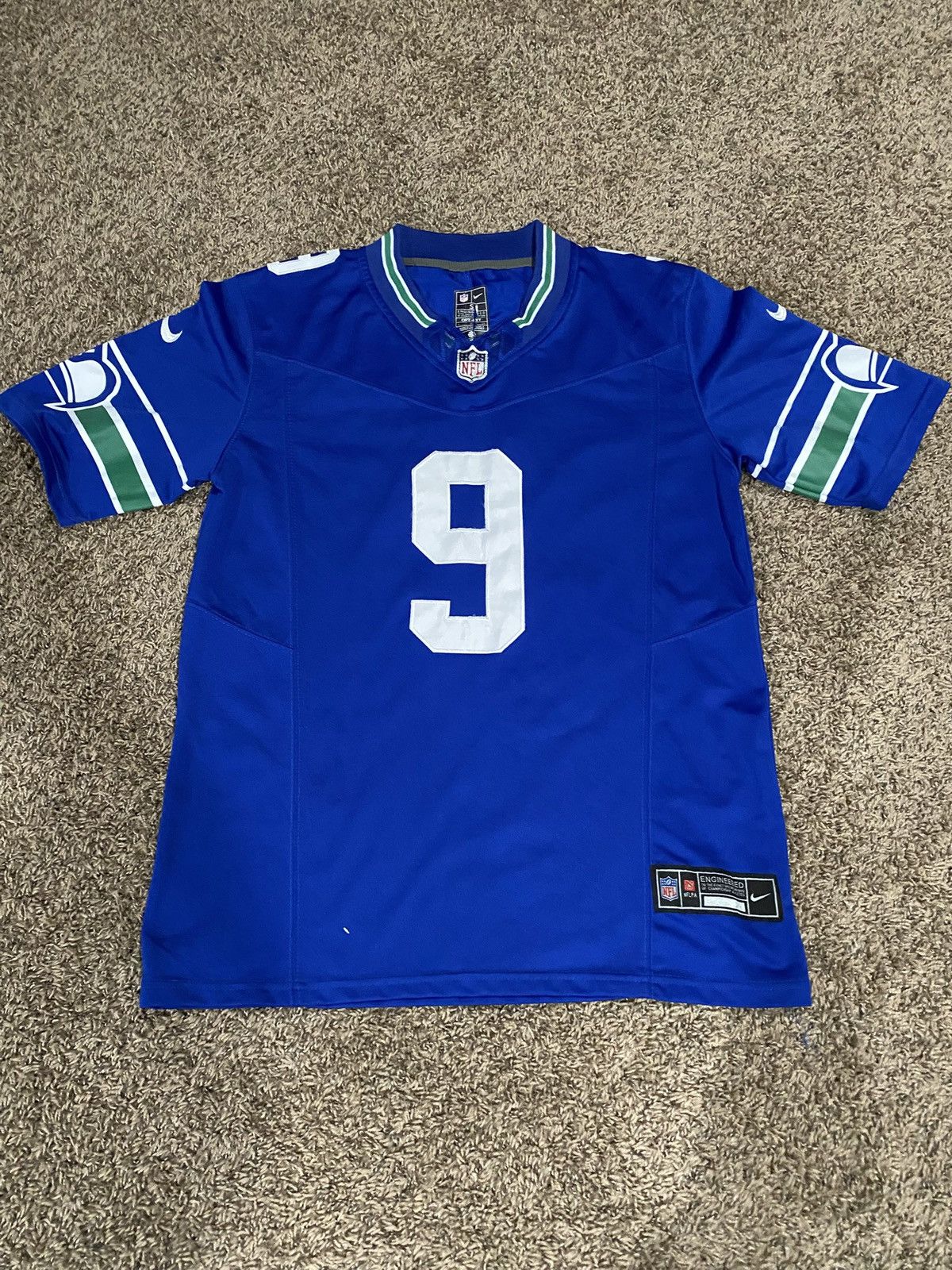 Nike Kennth Walker lll throwback Jersey Size US S / EU 44-46 / 1 - 1 Thumbnail