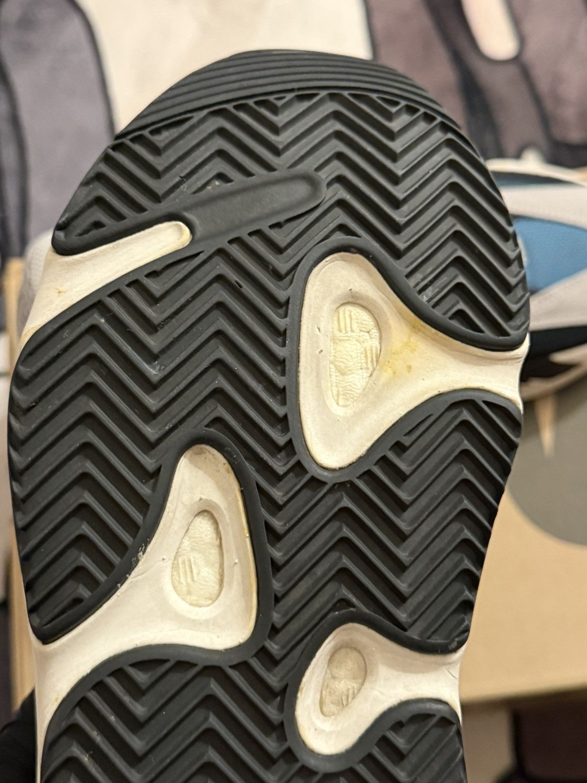 Yeezy Yeezy 700 Wave Runner Size US 10 / EU 43 - 12 Thumbnail