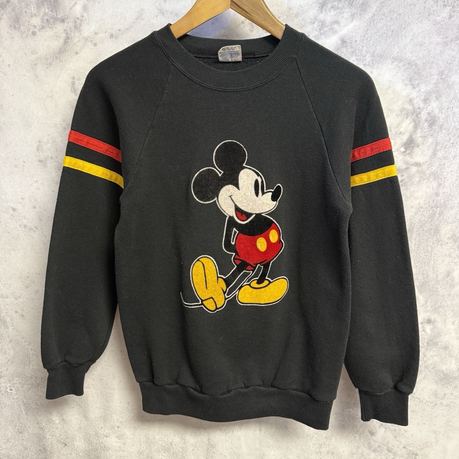 Disney Vintage 80s Mickey Mouse Sweatshirt Small Raglan Disney Size US S / EU 44-46 / 1 - 1 Thumbnail