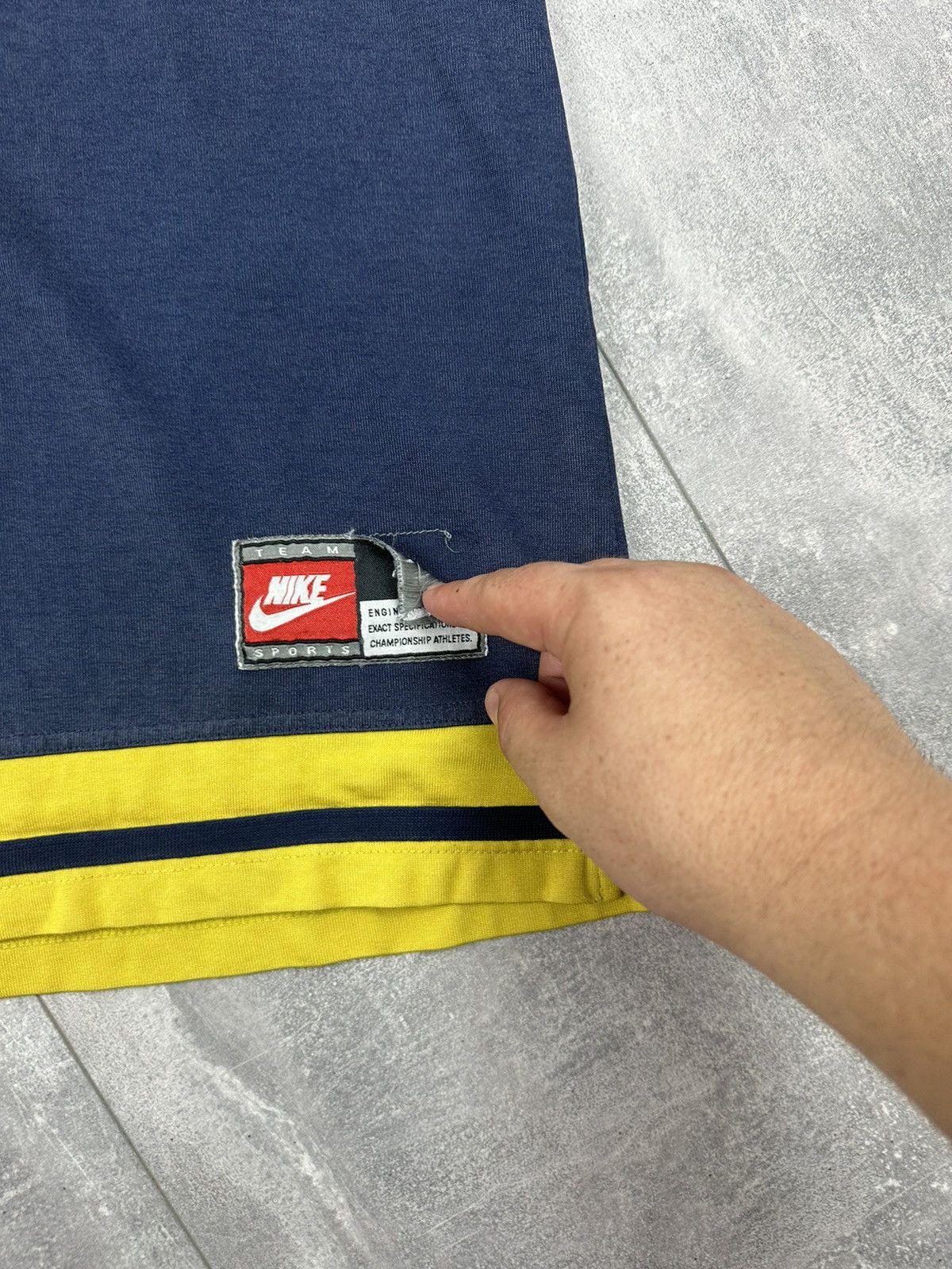 Nike Nike Michigan Vintage Rare Jersey Size US L / EU 52-54 / 3 - 5 Thumbnail