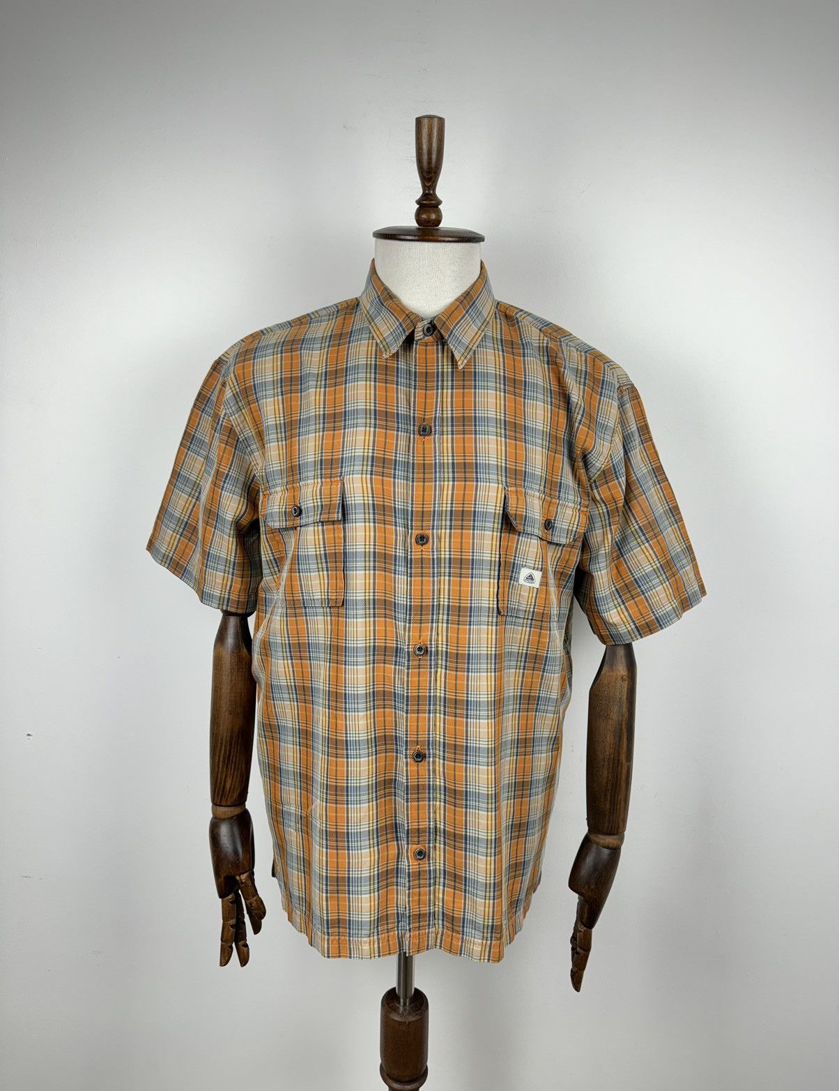 Nike ACG × Vintage Men’s Vintage Nike ACG Short Sleeve Shirt size XL Size US XL / EU 56 / 4 - 1 Thumbnail