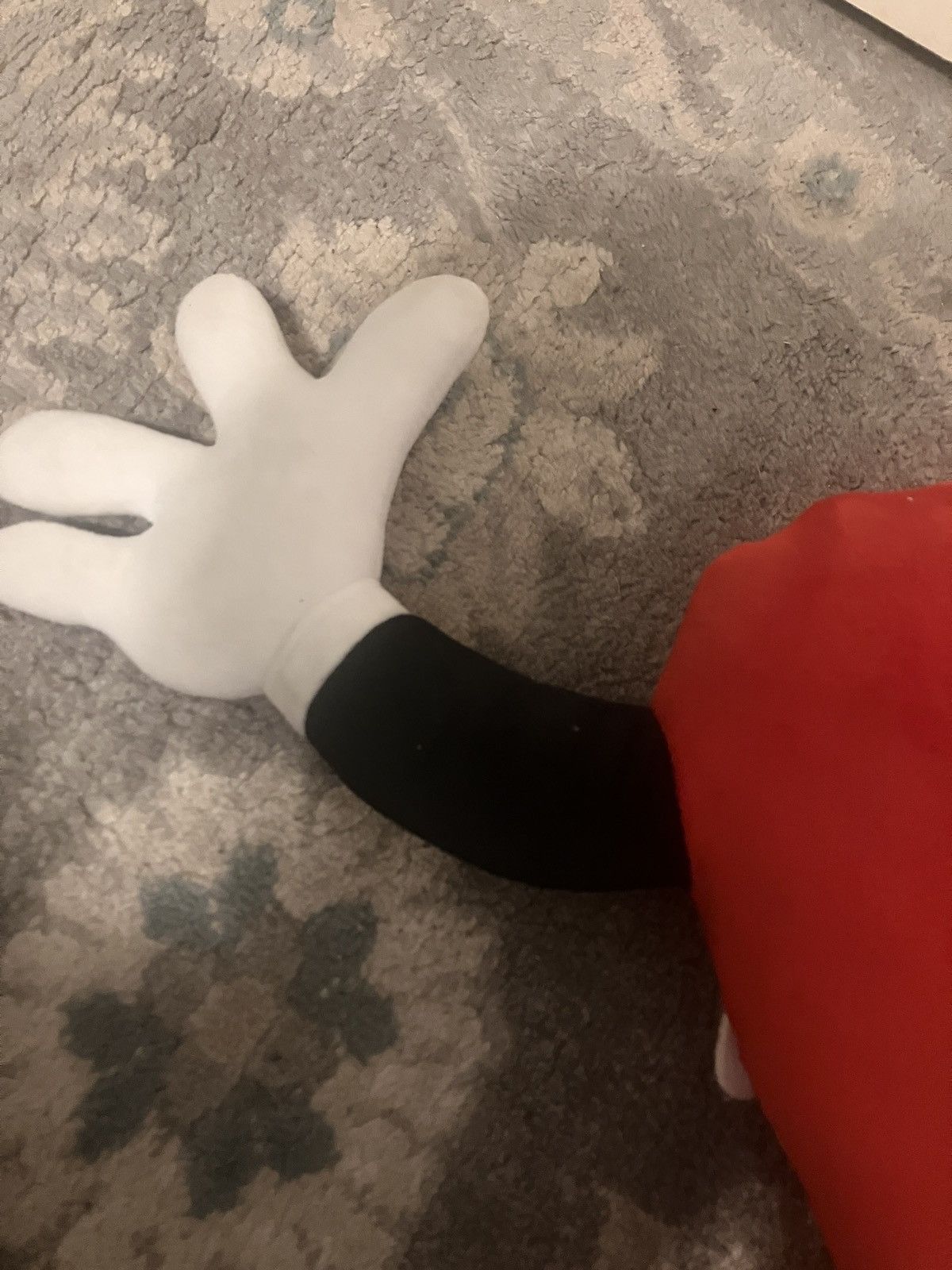 Glo Gang Glo Gang Plush “Broken Heart Red Bandana” Size ONE SIZE - 6 Thumbnail