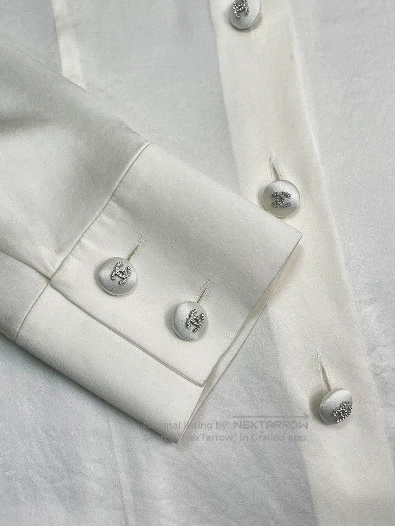 Chanel Chanel Handmade buckle double c rhinestone shirt Size XXS / US 00 / IT 34 - 5 Thumbnail