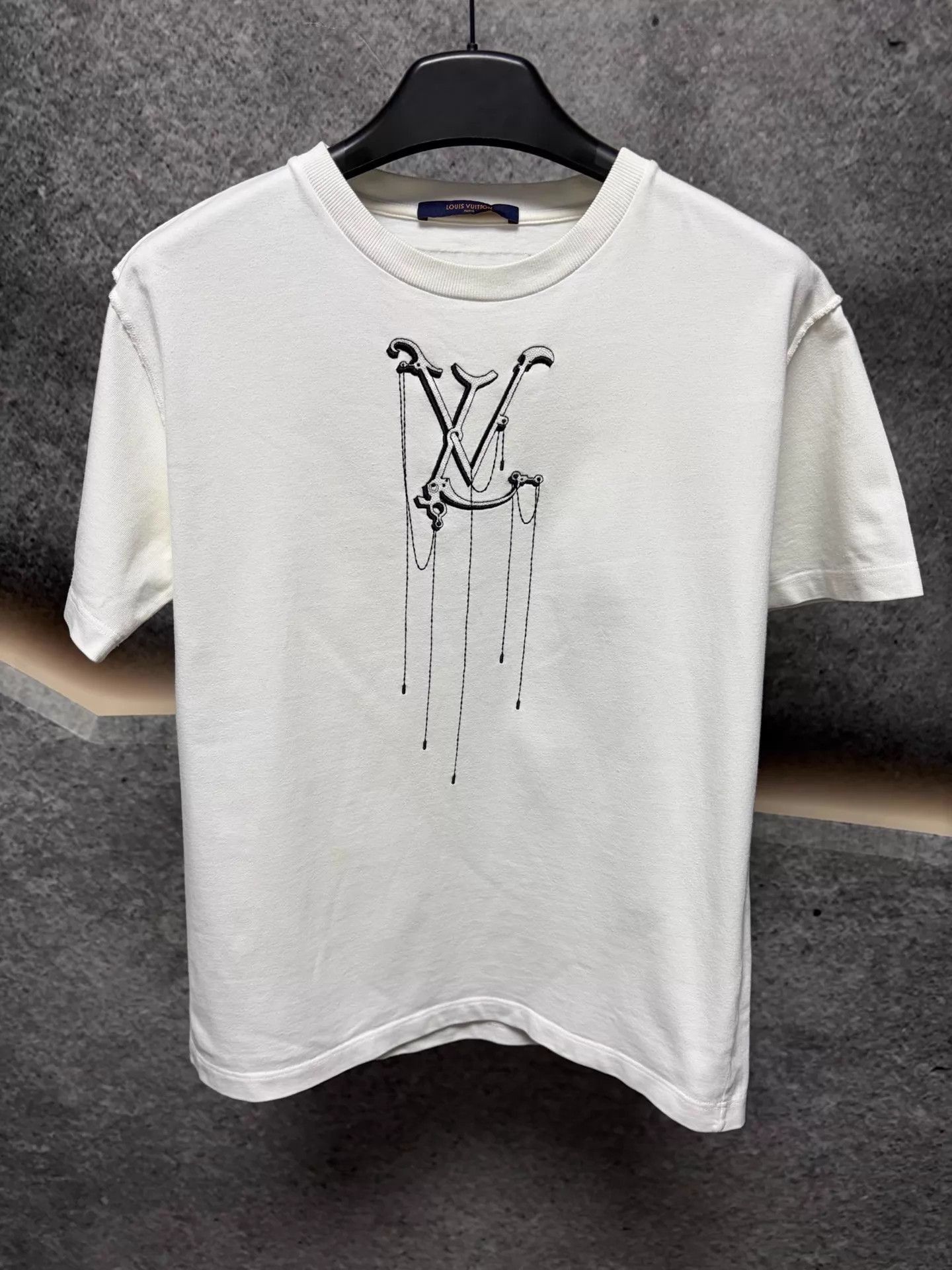 Louis Vuitton White Short-Sleeve Graphic T-Shirt Size US S / EU 44-46 / 1 - 1 Thumbnail