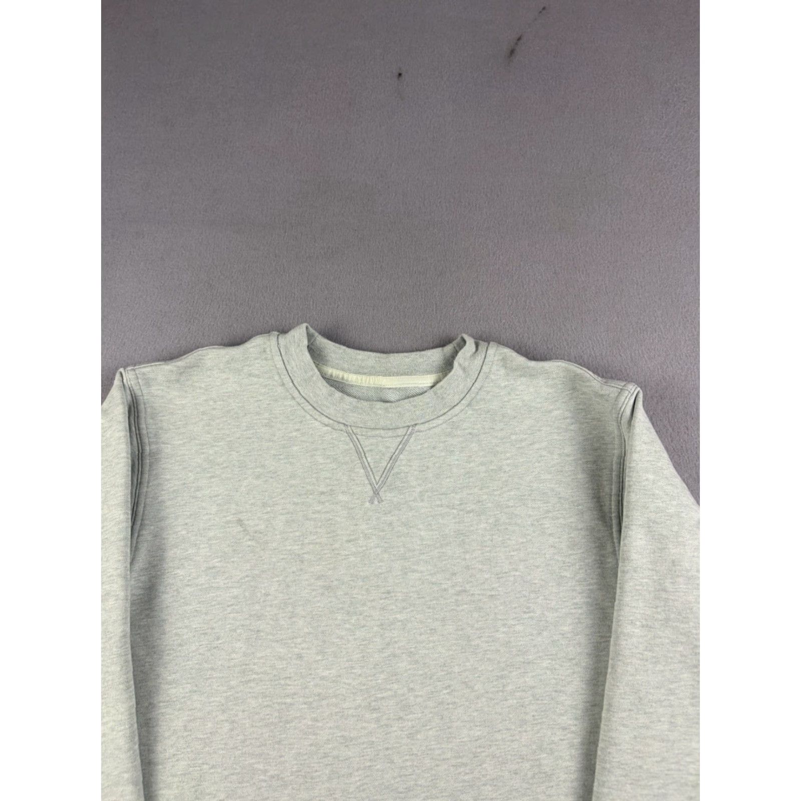 Lululemon VINTAGE Lululemon Sweatshirt Women’s S Gray Crewneck Pullover Activewear Logo Pockets Scuba Sports Outdoor Date 90s Mens? Size S / US 4 / IT 40 - 2 Thumbnail