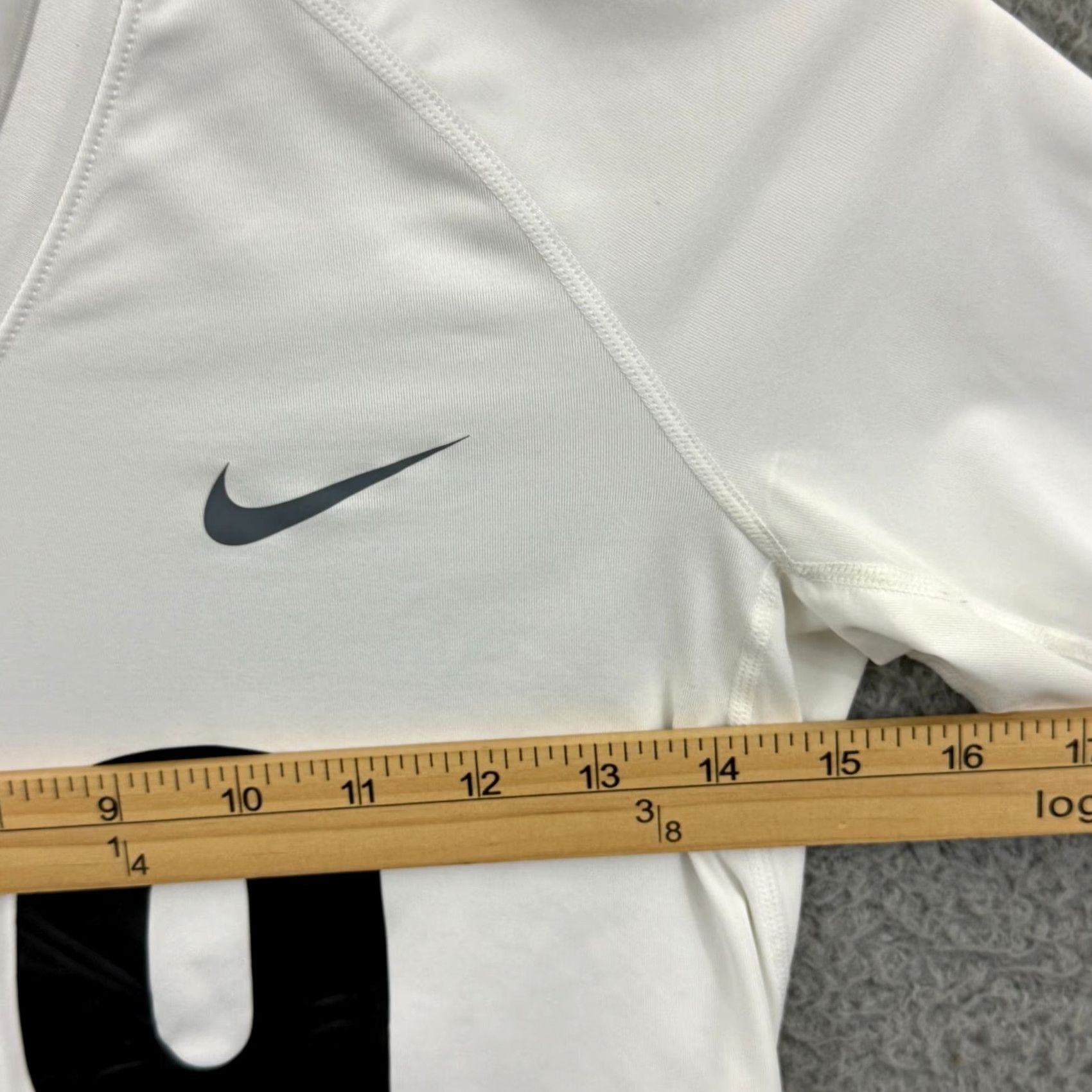 Nike Nike Pro DriFIT Shirt Womens Medium White Long Sleeve Fitness Compression Sport Size M / US 6-8 / IT 42-44 - 7 Thumbnail