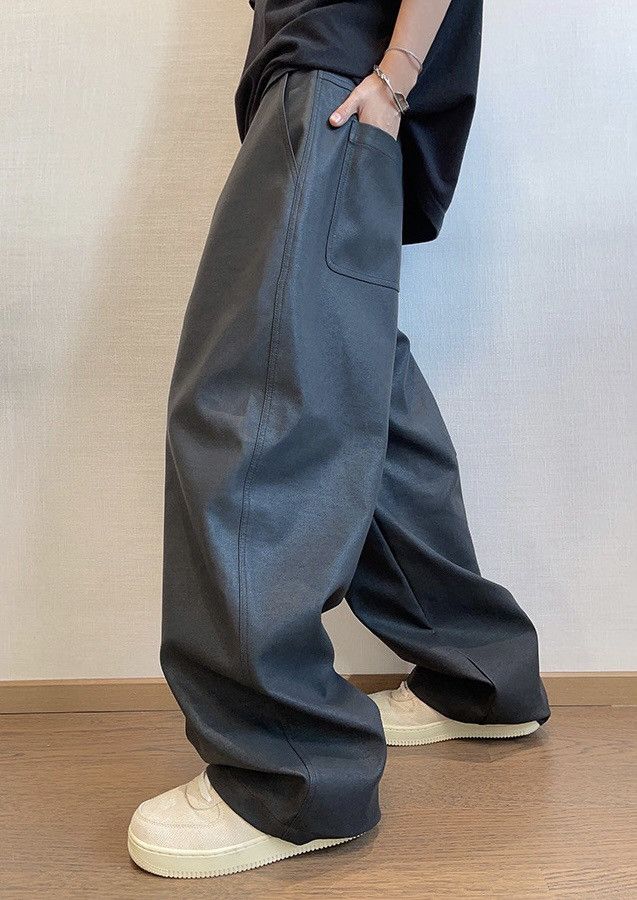 Japanese Brand × Vintage Avant garde retro huge pocket matte faux leather baggy pants Size US 32 / EU 48 - 2 Thumbnail