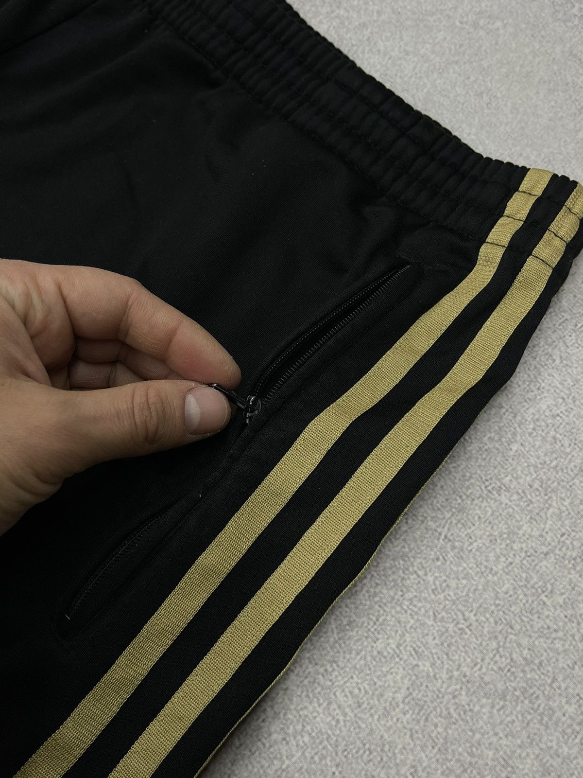 Adidas Vintage Adidas Sweatpants Black Three Striped Hip Hop Break Size US 34 / EU 50 - 7 Thumbnail