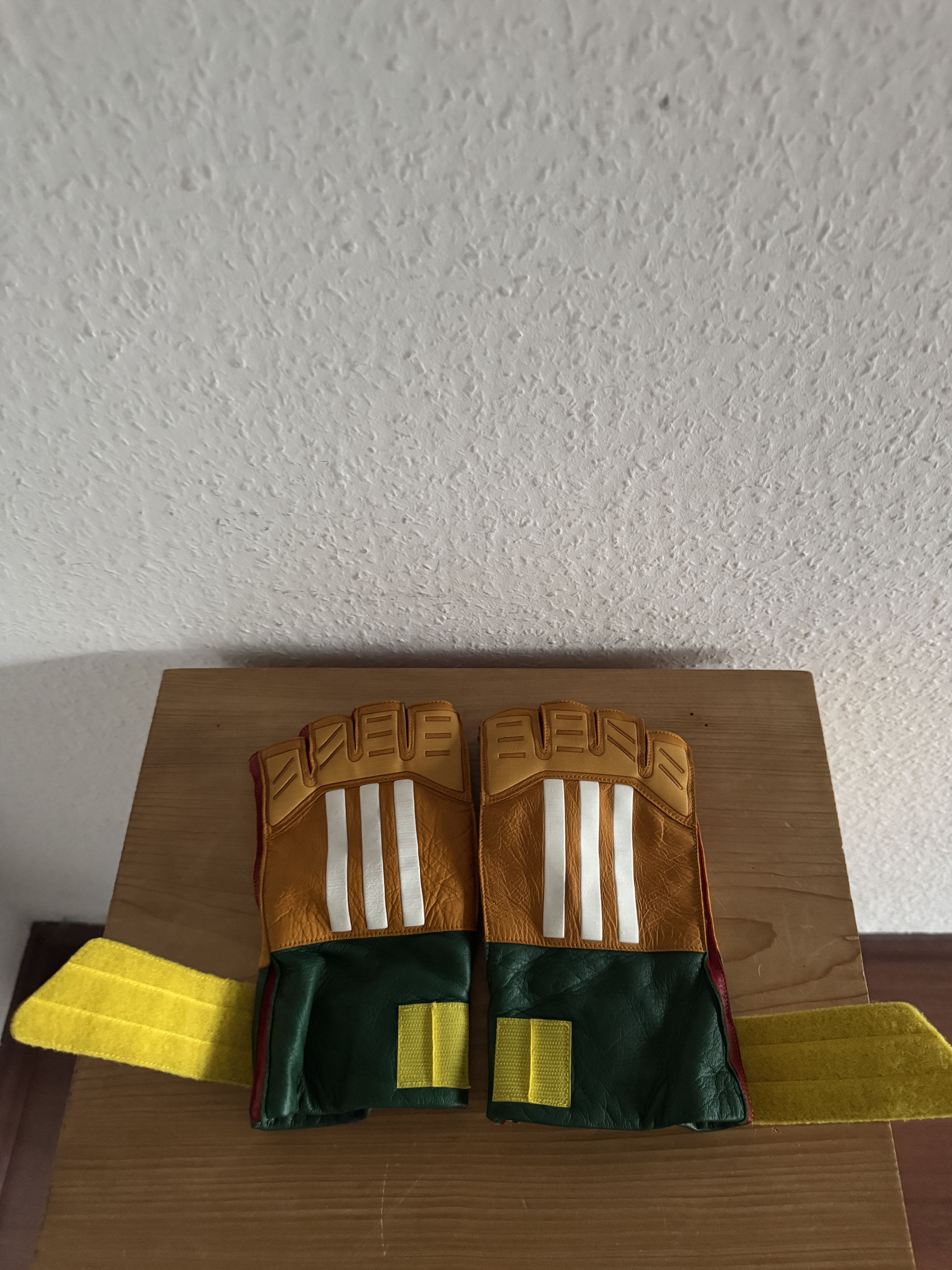 Adidas × Gucci Yellow Leather Gloves Size ONE SIZE - 5 Thumbnail