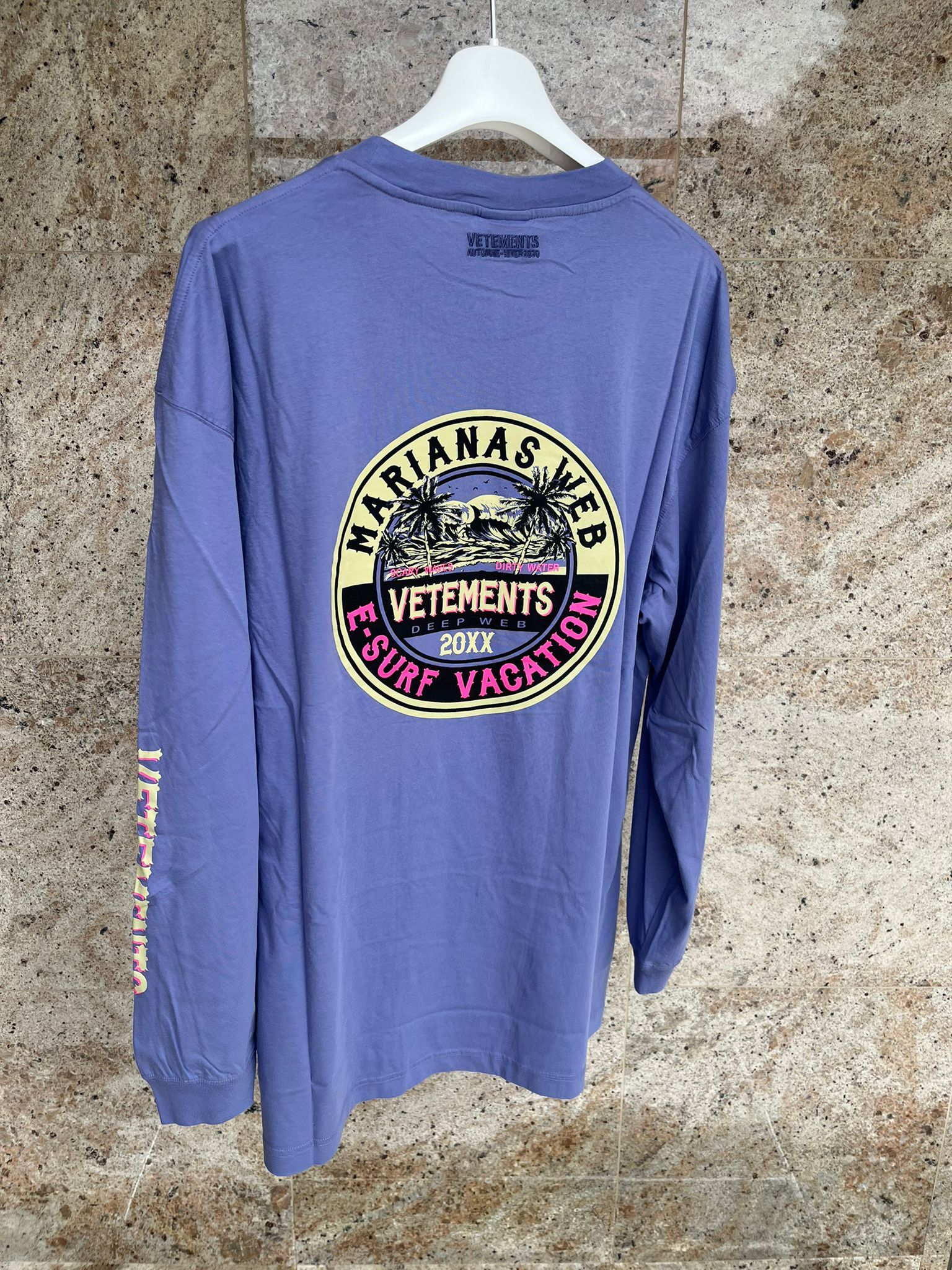 Vetements Surfer Logo T-Shirt LS in Violet Size US M / EU 48-50 / 2 - 16 Thumbnail