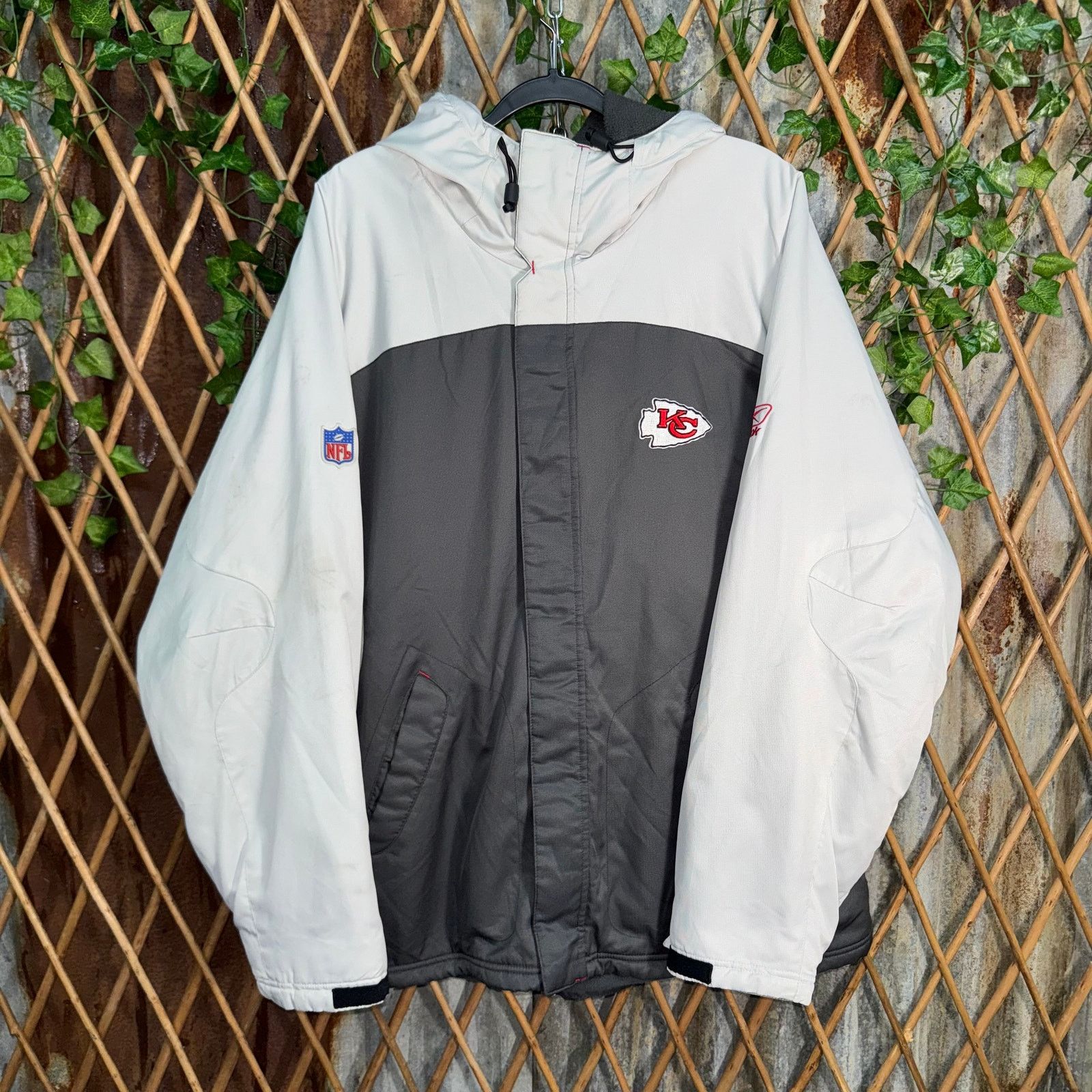 NFL Vintage Y2K Kansas City Chiefs embroider nfl puffer jacket Size US XL / EU 56 / 4 - 2 Thumbnail