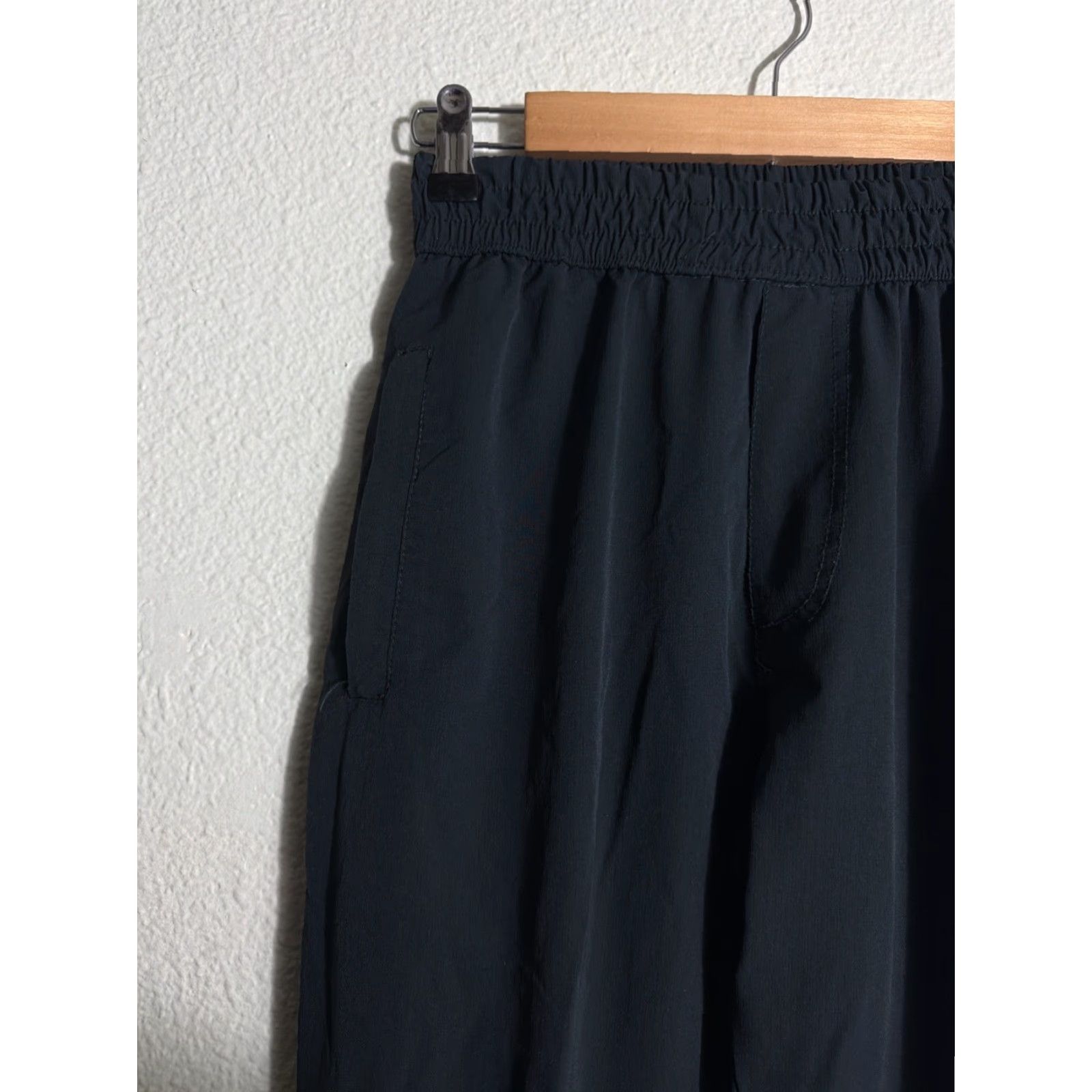 Adidas Adidas Women’s Medium Black Ankle Joggers Trefoil Legs 26x30 Elastane Size 32" / US 10 / IT 46 - 5 Thumbnail