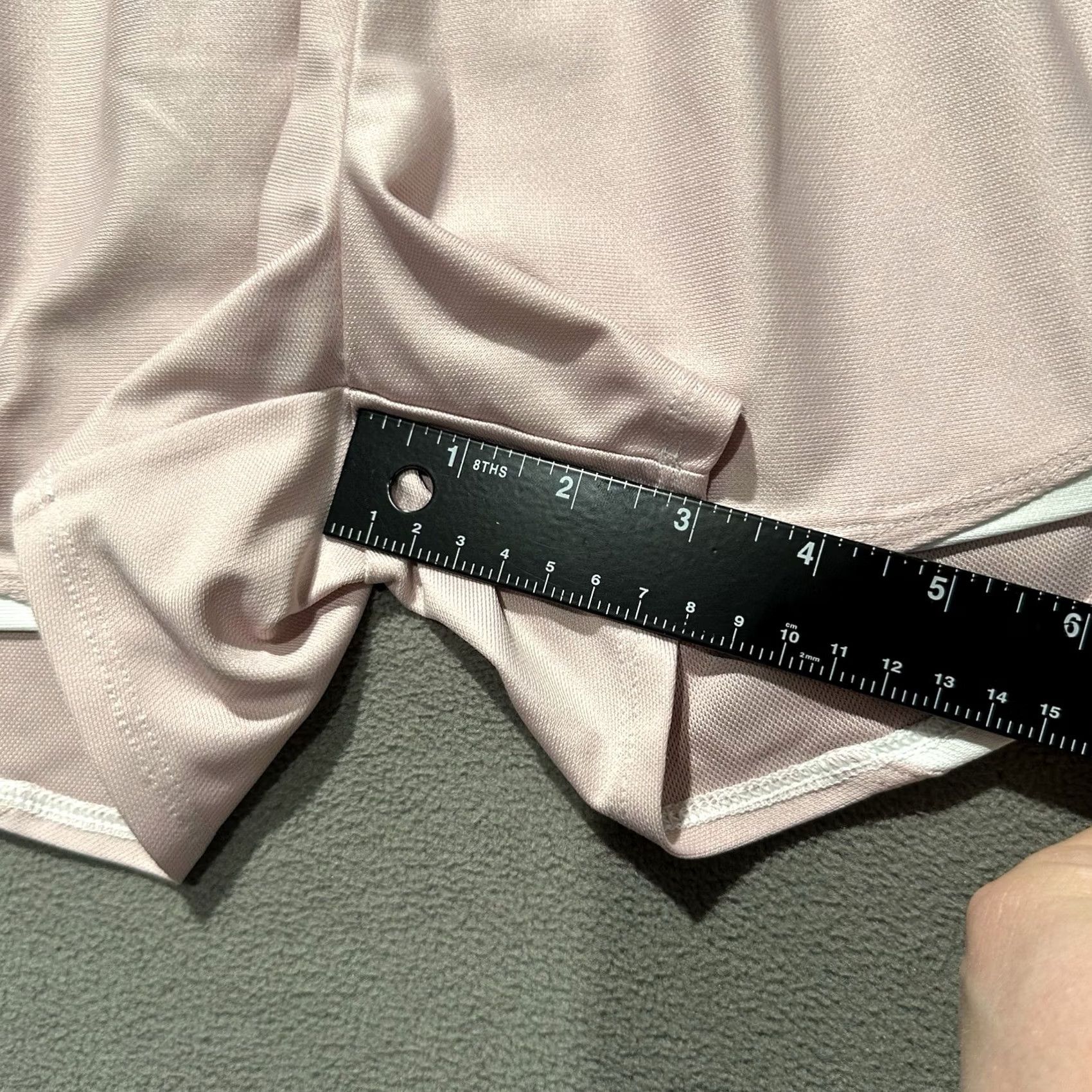 Under Armour Under Armour Play Up 3.0 Shorts Womens Small Loose Pink White Athletic Heatgear Size 28" / US 6 / IT 42 - 6 Thumbnail